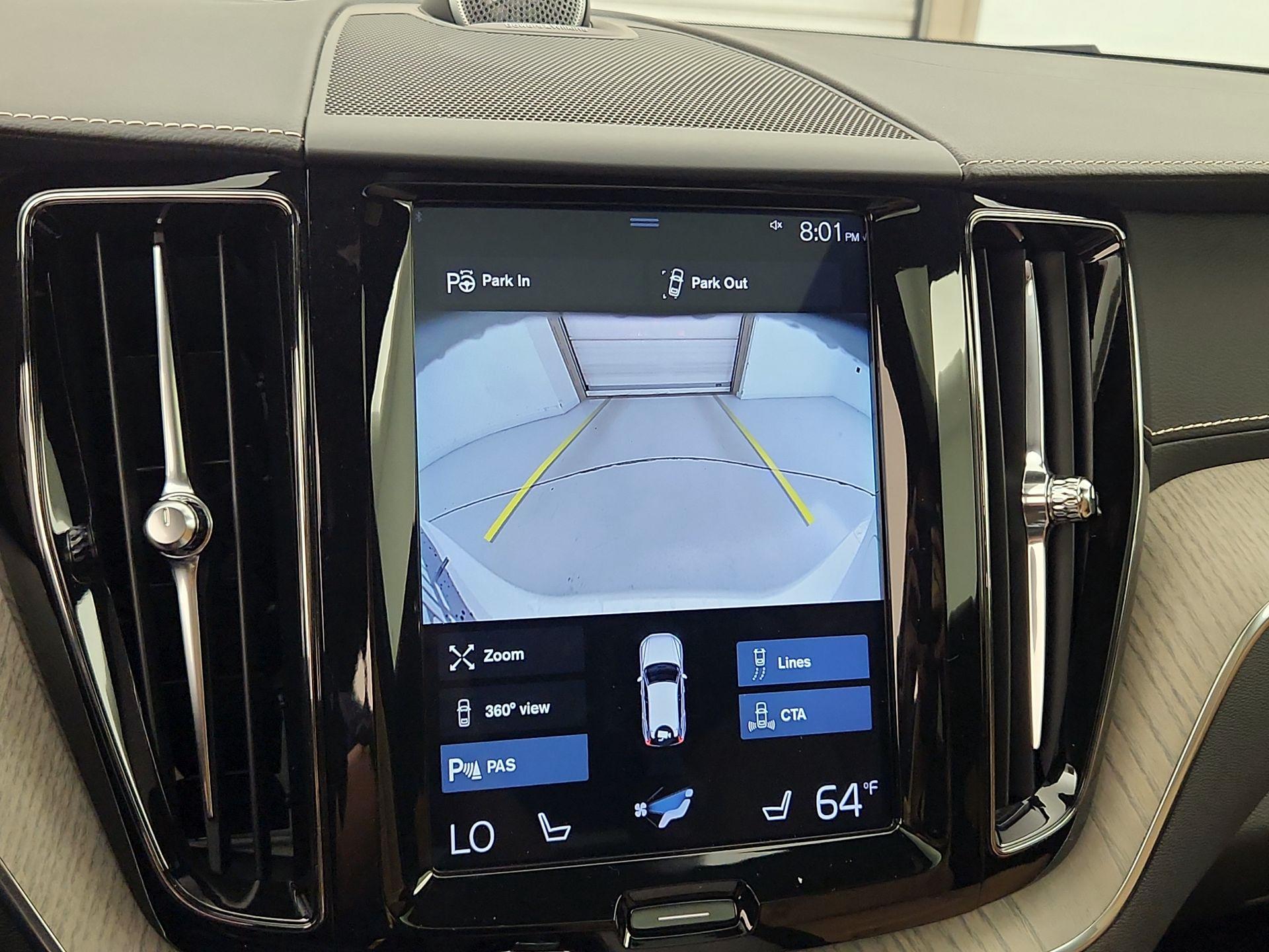 Thumbnail: 2019 Volvo XC60 - 15
