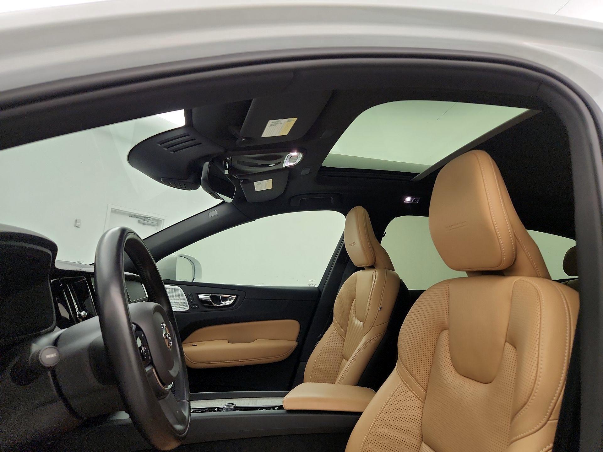 Thumbnail: 2019 Volvo XC60 - 19