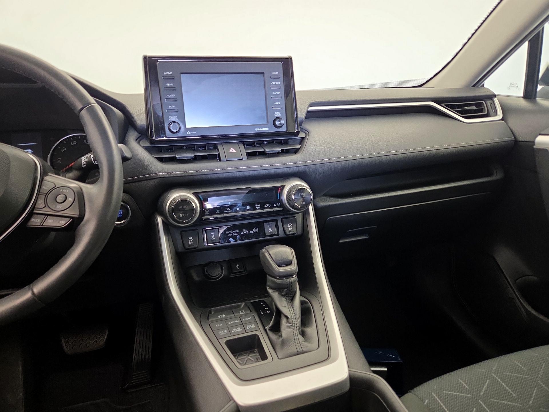 Thumbnail: 2021 Toyota RAV4 - 9