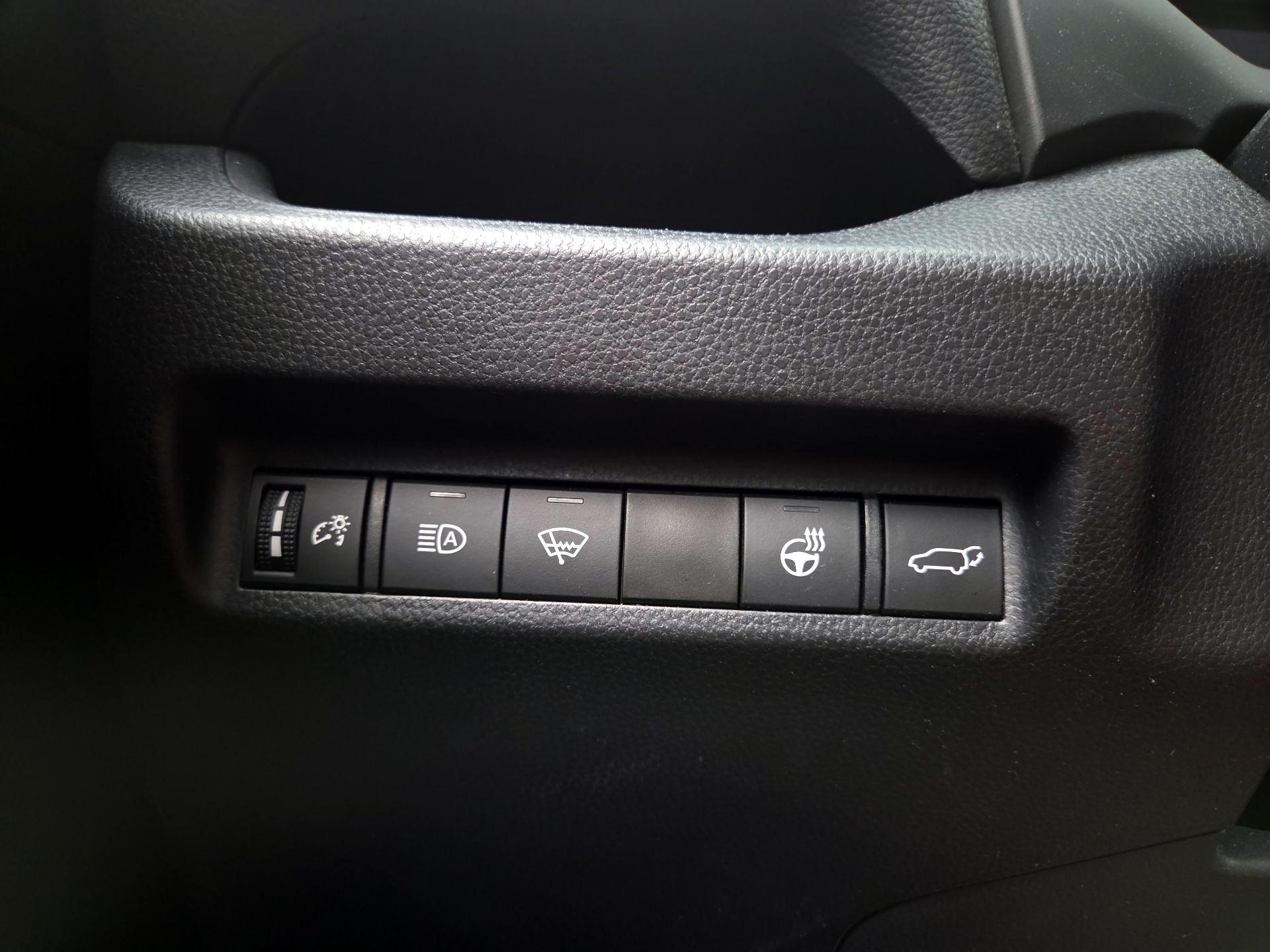 Thumbnail: 2021 Toyota RAV4 - 13
