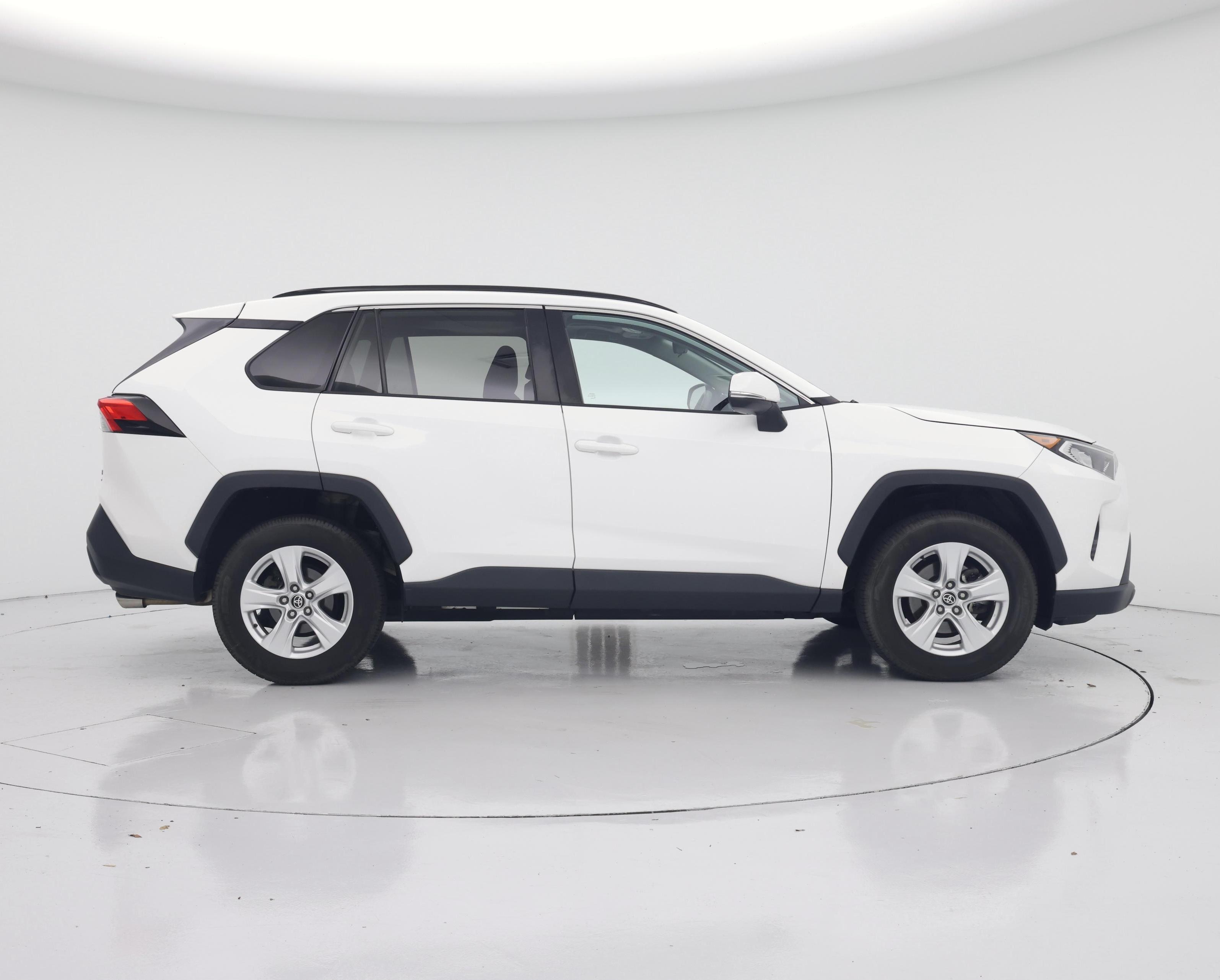 Thumbnail: 2021 Toyota RAV4 - 7