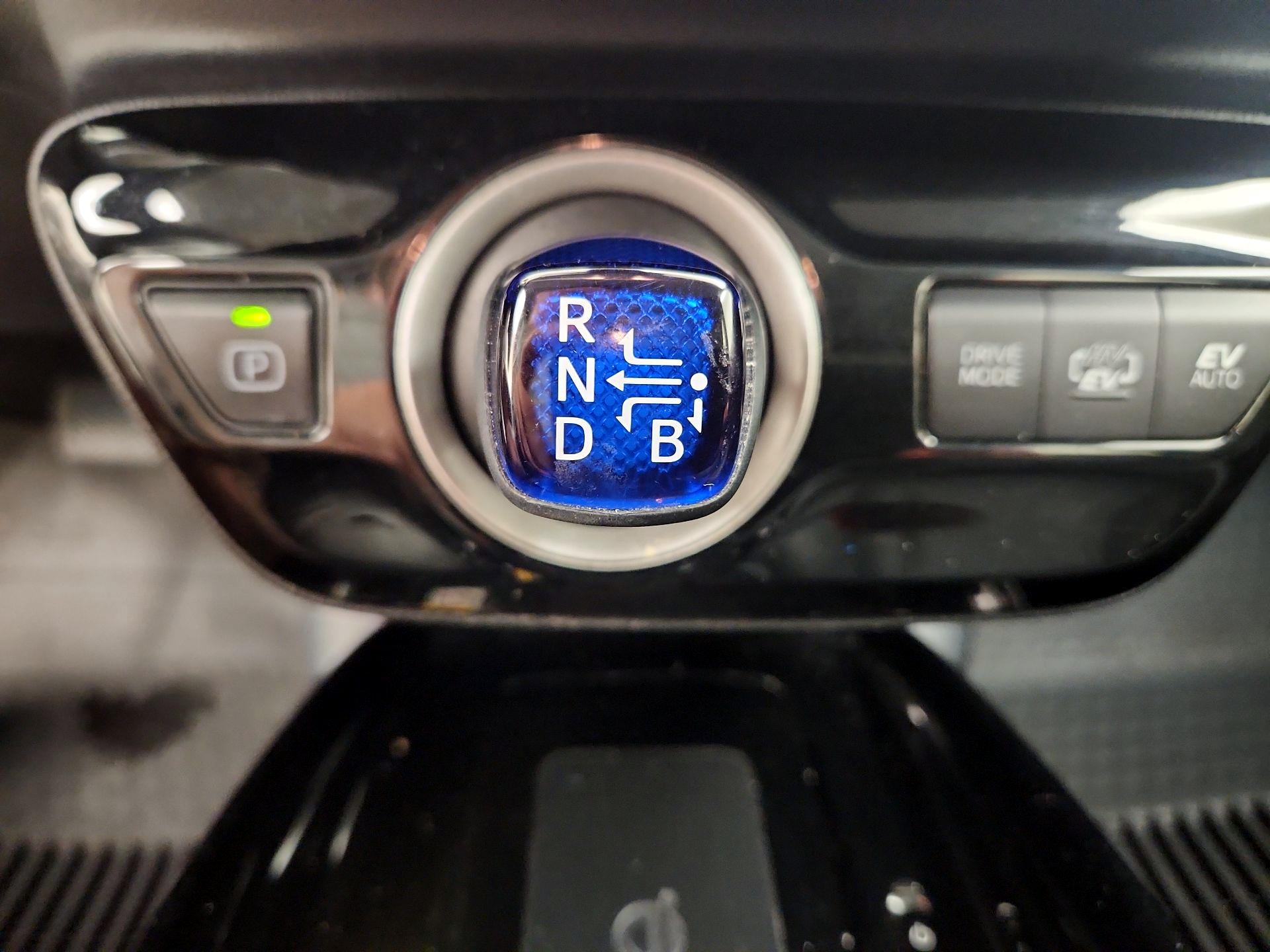 Thumbnail: 2022 Toyota Prius Prime - 18