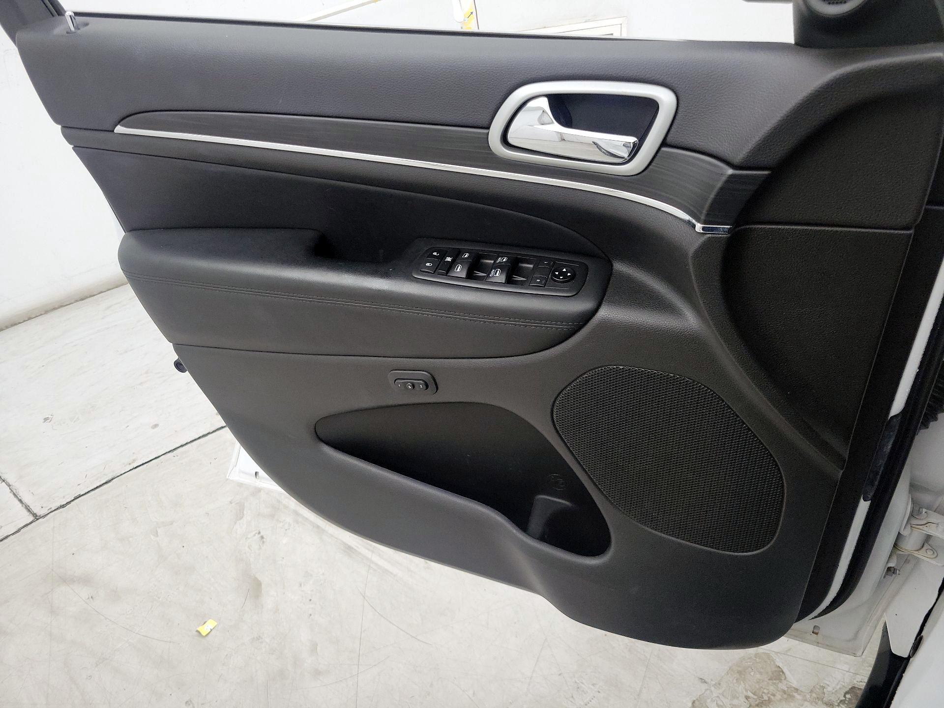 Thumbnail: 2021 Jeep Grand Cherokee - 12
