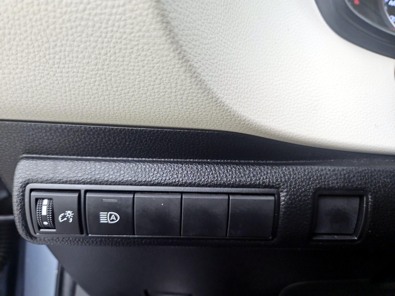 2022 Toyota Corolla LE - Photo 14