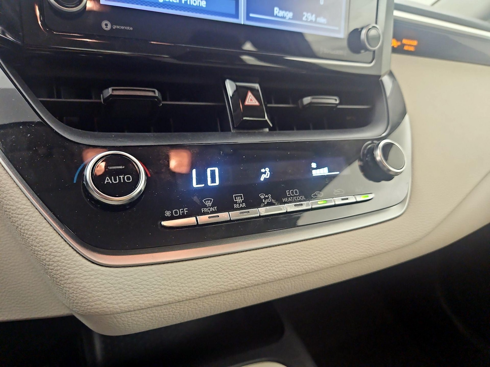 2022 Toyota Corolla LE - Photo 17
