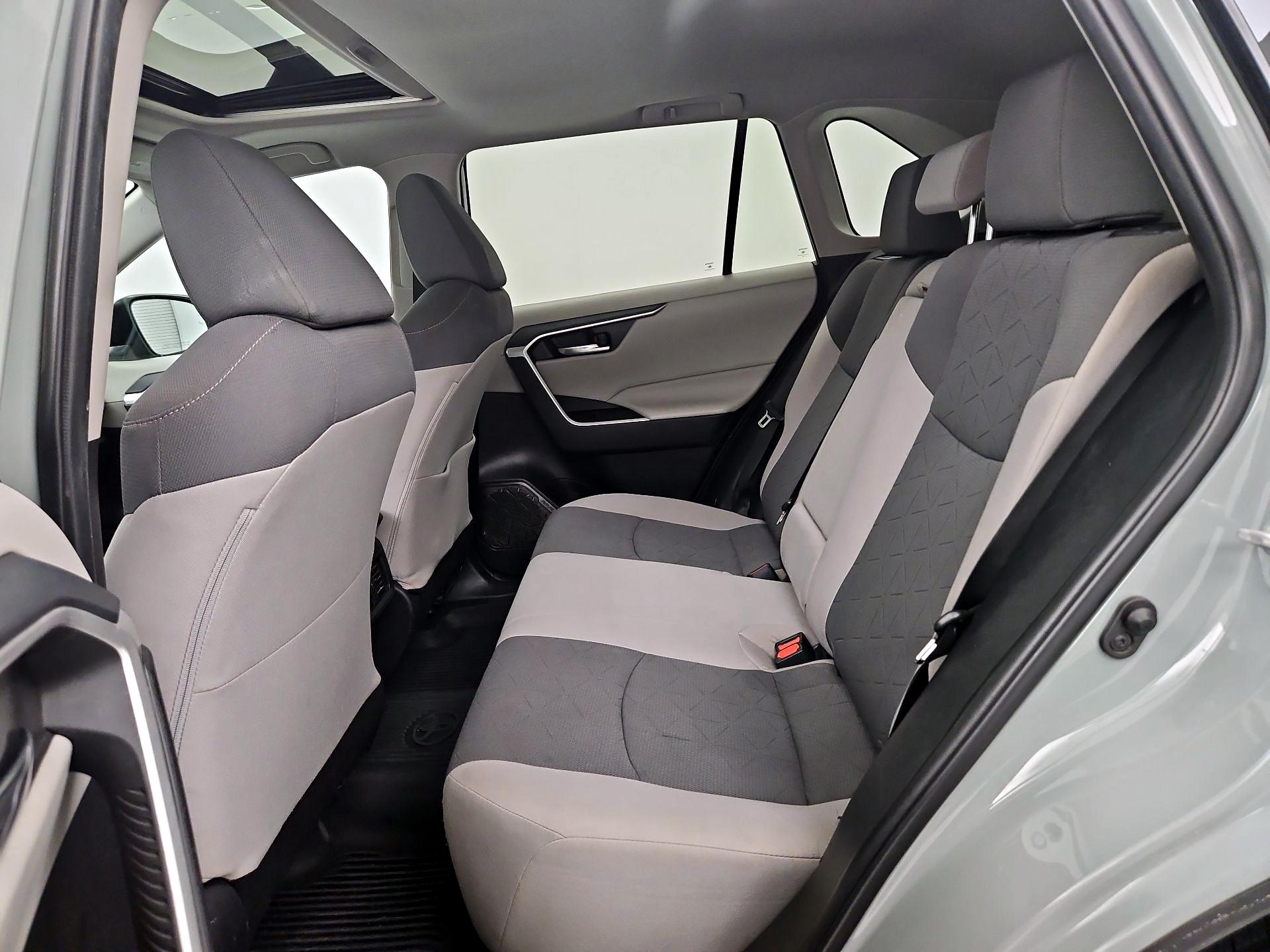 Thumbnail: 2022 Toyota RAV4 - 20