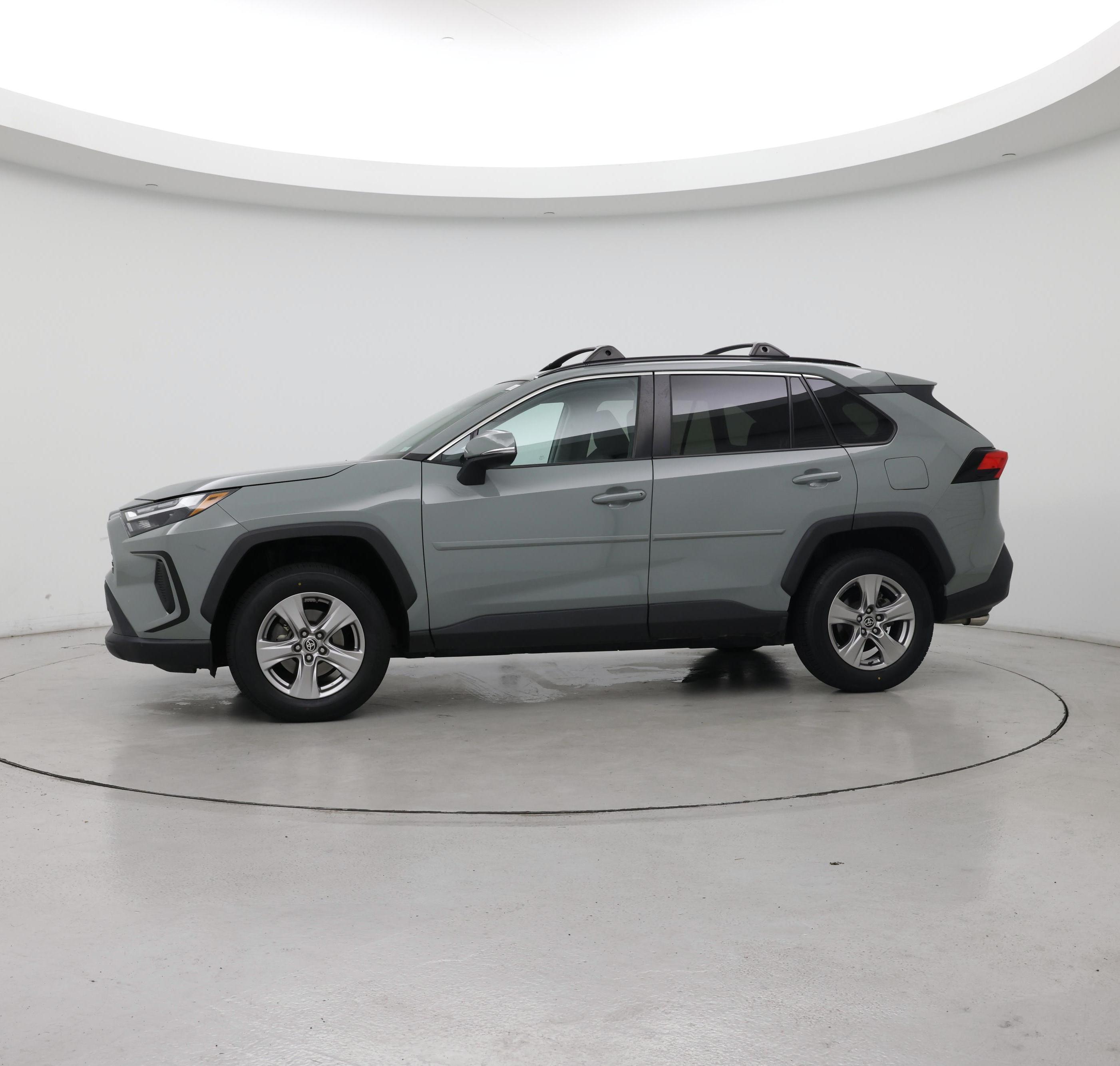 Thumbnail: 2022 Toyota RAV4 - 3