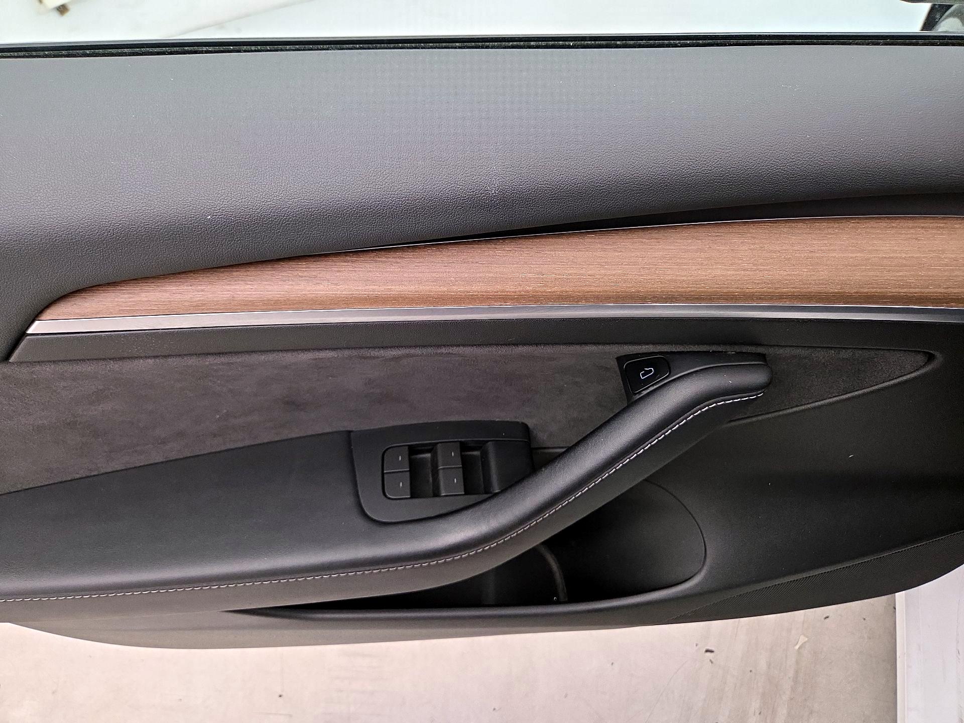 Thumbnail: 2023 Tesla Model 3 - 12