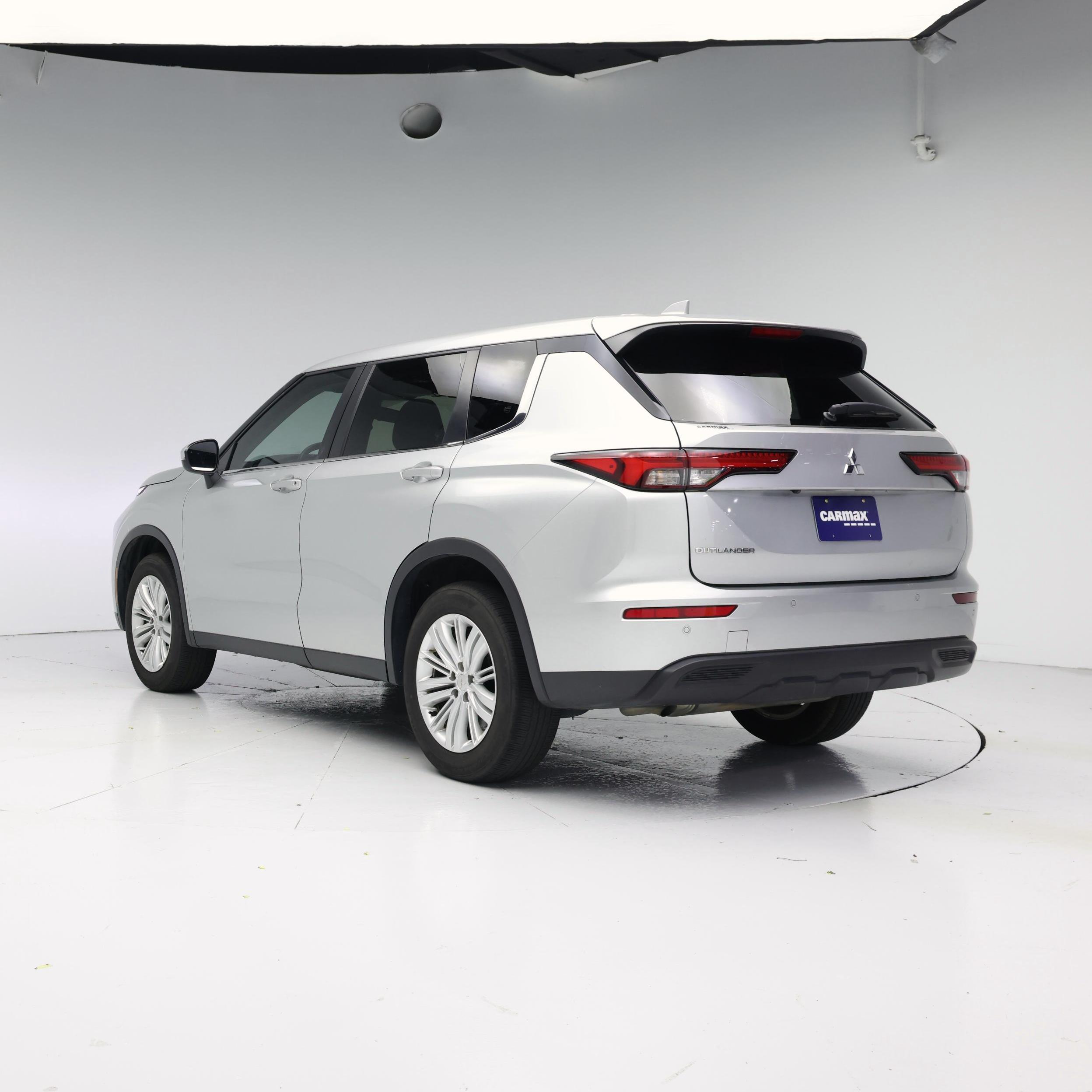 Thumbnail: 2024 Mitsubishi Outlander - 2