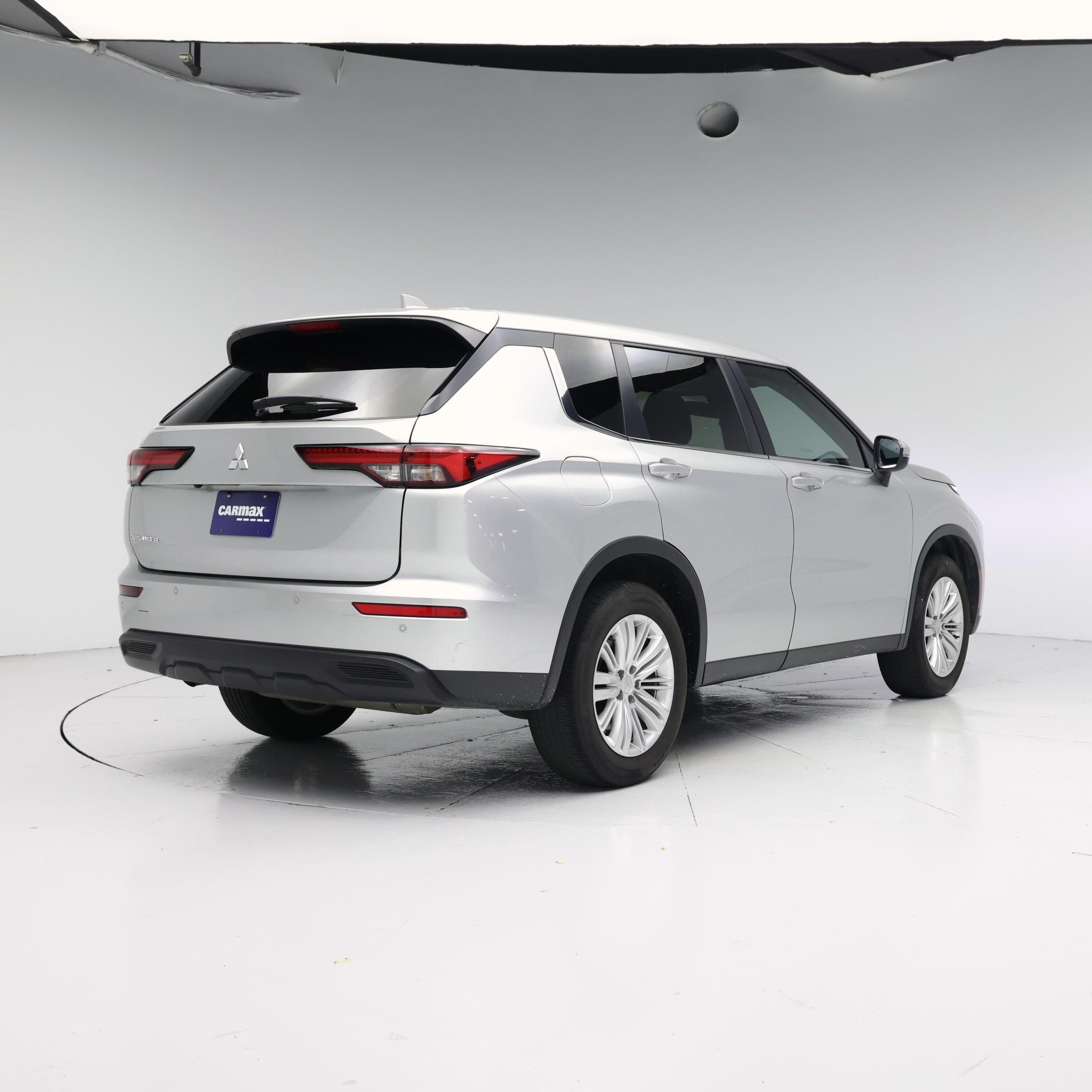 Thumbnail: 2024 Mitsubishi Outlander - 8