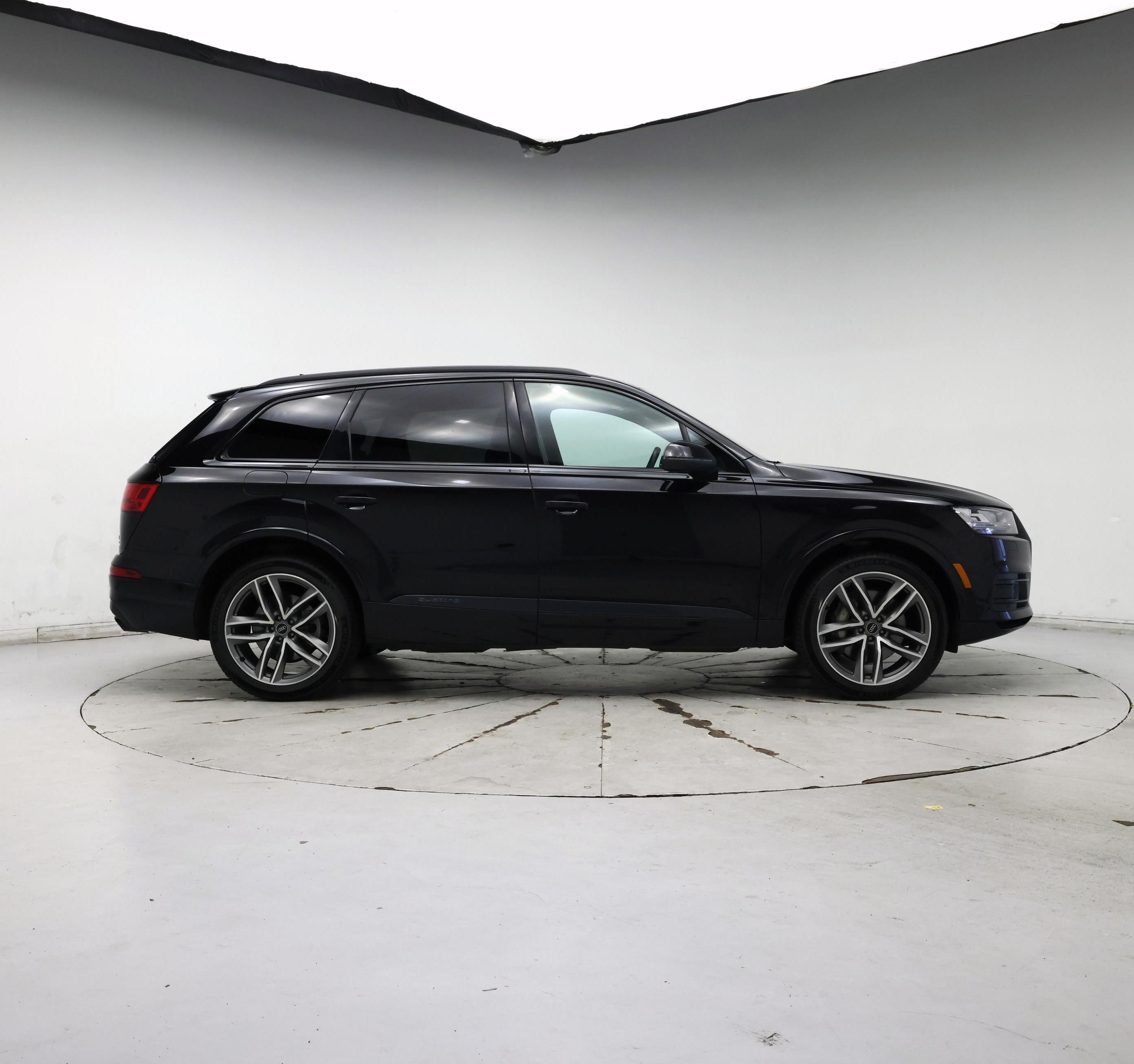 Thumbnail: 2018 Audi Q7 - 7