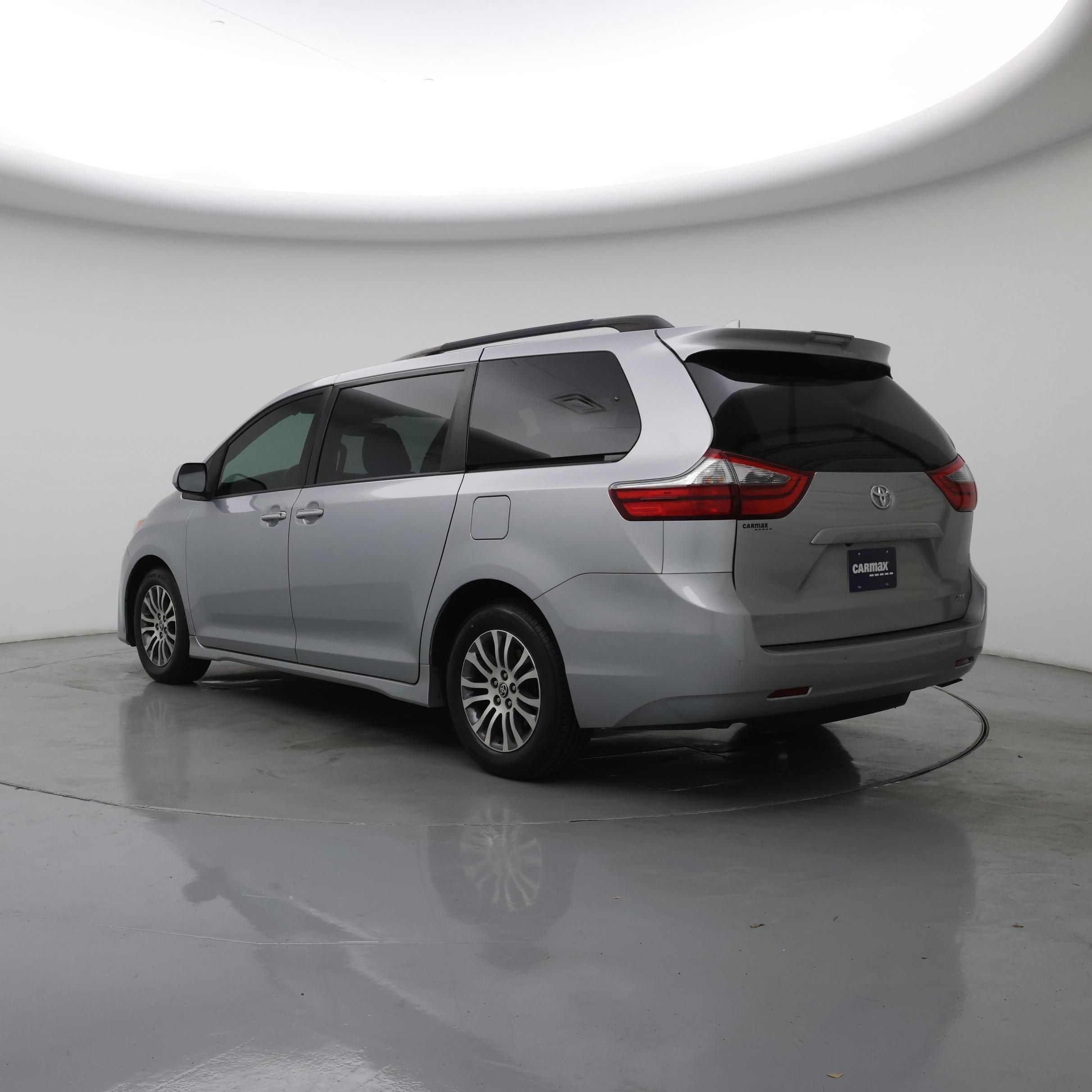 Thumbnail: 2020 Toyota Sienna - 2