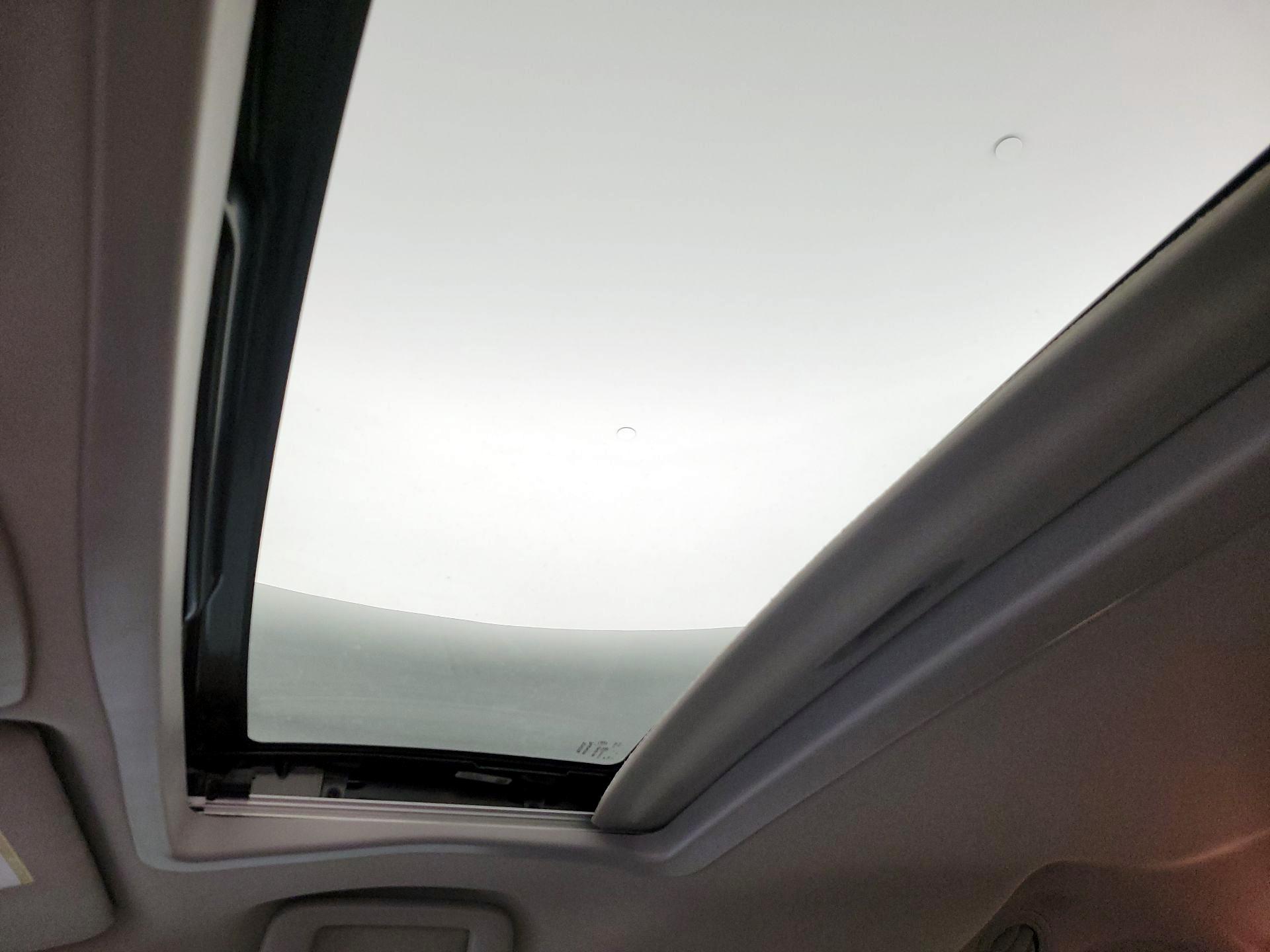 Thumbnail: 2020 Toyota Sienna - 20