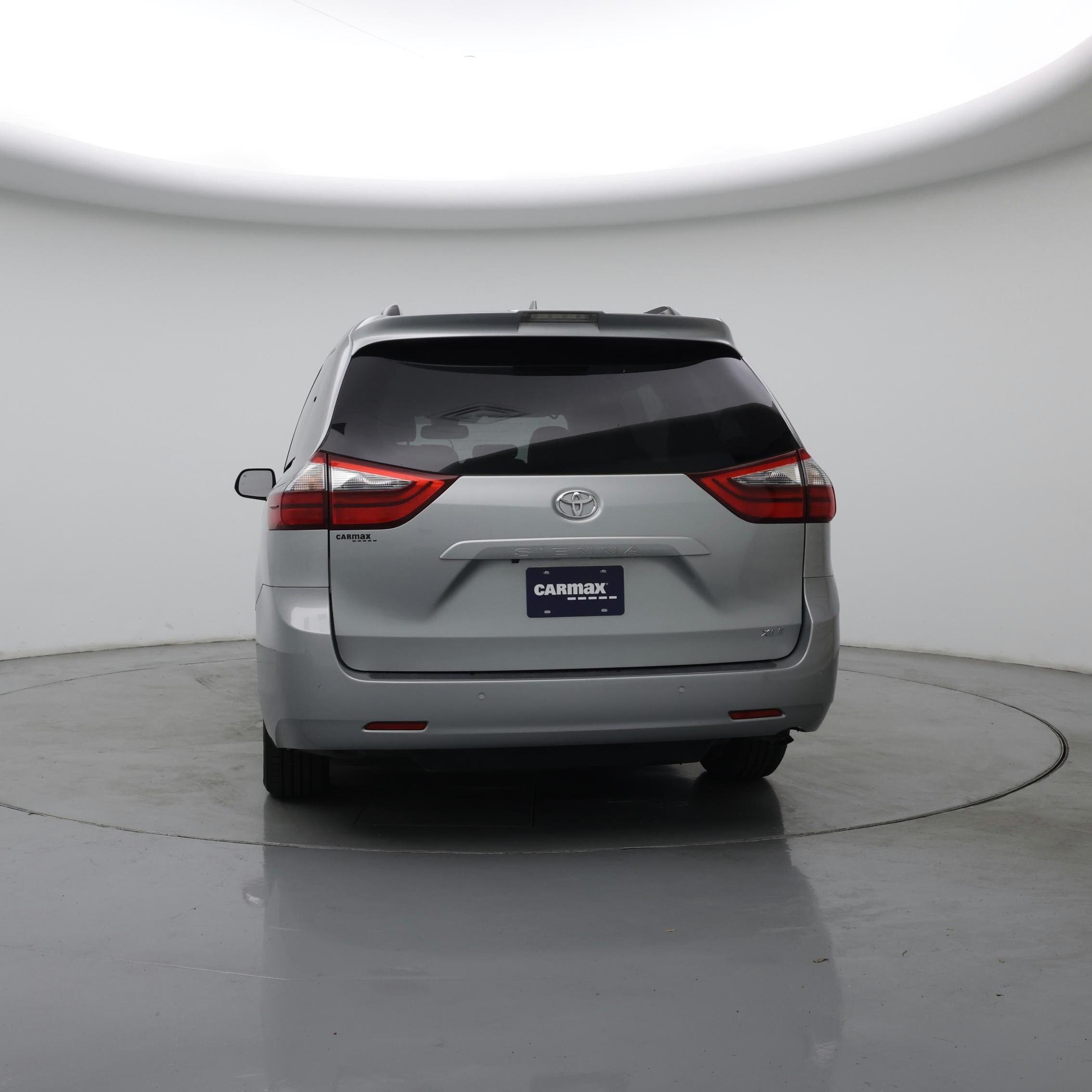 Thumbnail: 2020 Toyota Sienna - 6