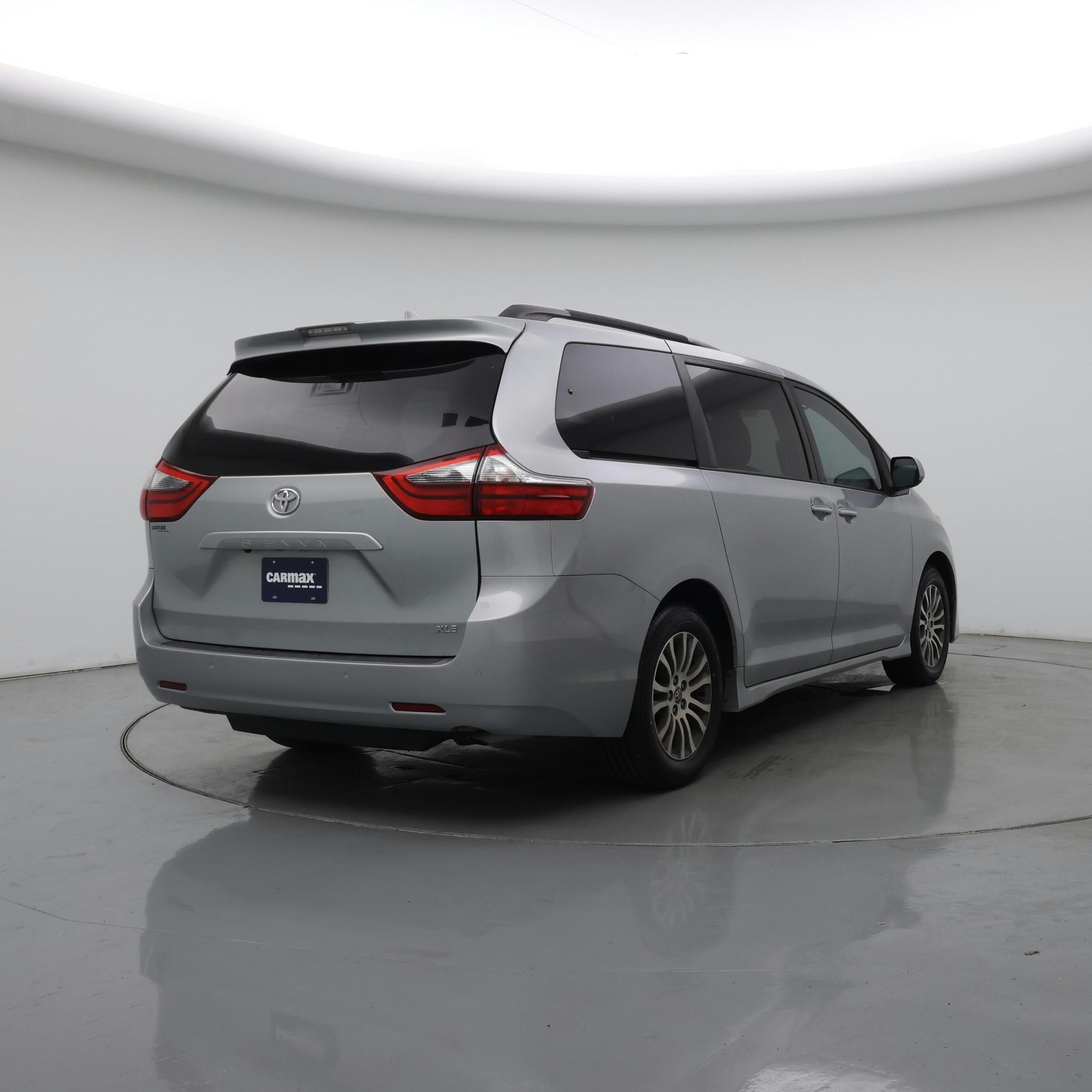 Thumbnail: 2020 Toyota Sienna - 8