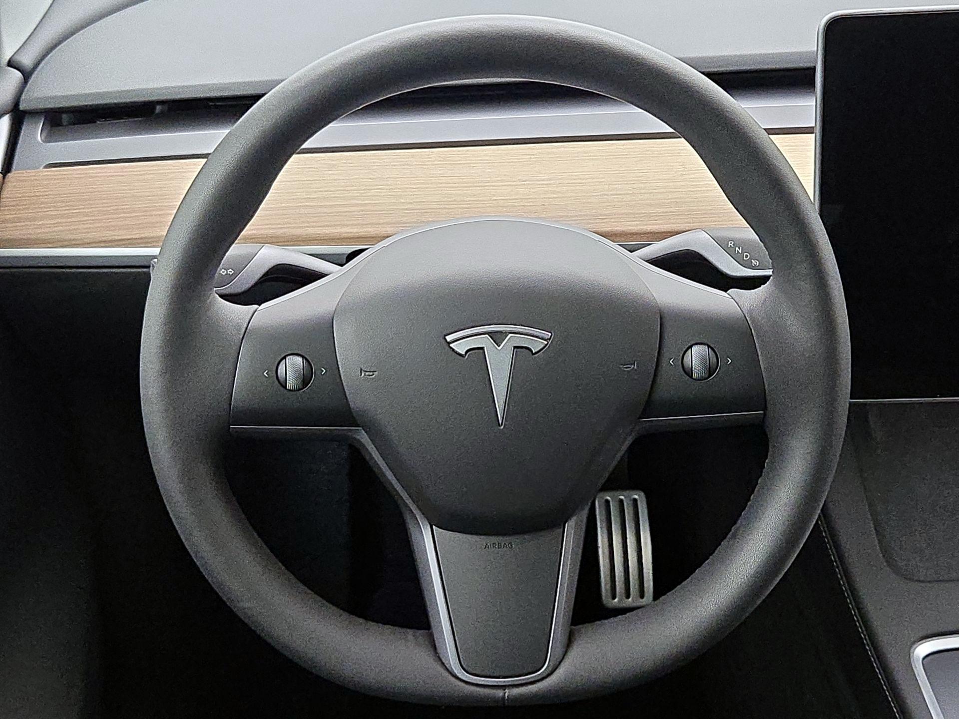 Thumbnail: 2023 Tesla Model Y - 10