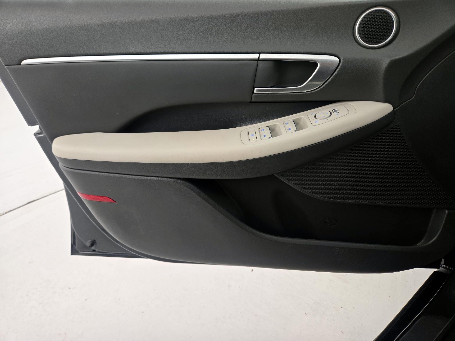 Thumbnail: 2022 Hyundai Sonata - 12