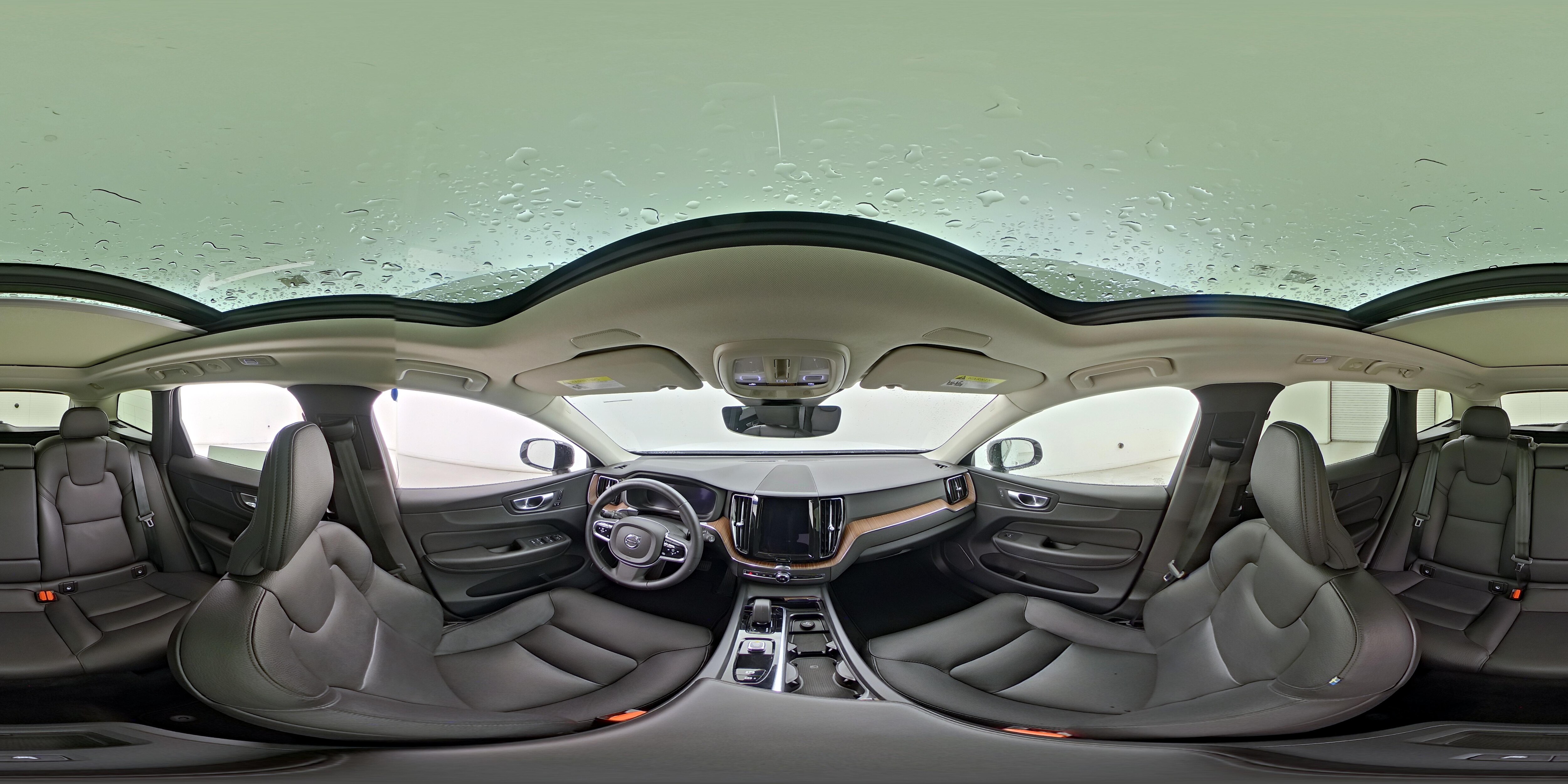 2024 Volvo XC60 Plus - Photo 25