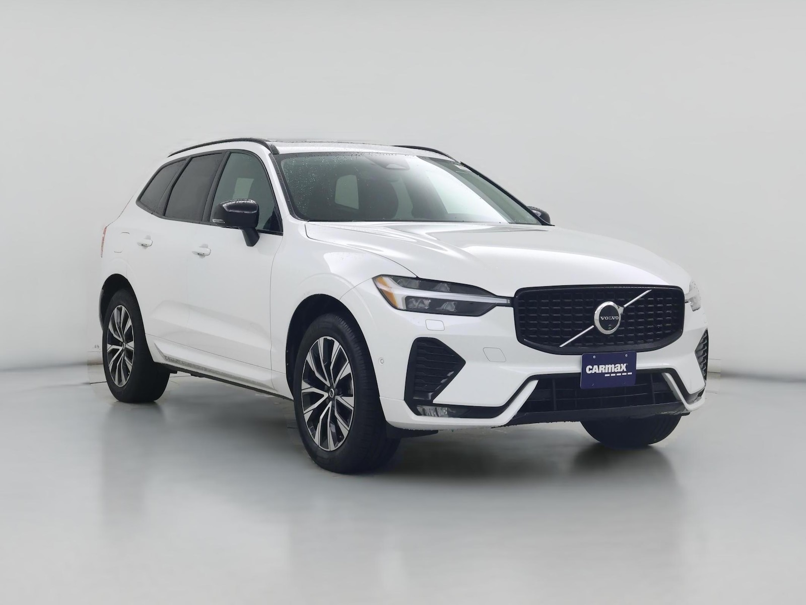 2024 Volvo XC60 Plus - Photo 1