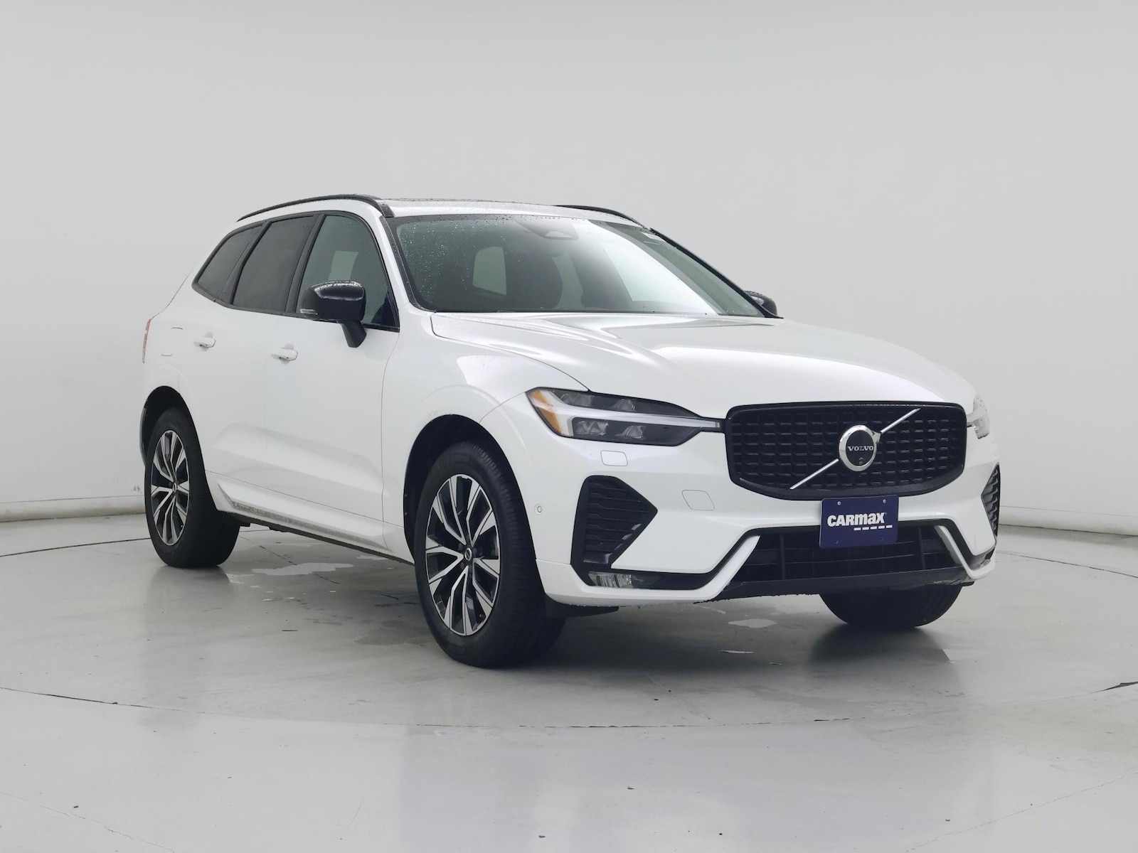 2024 Volvo XC60 Plus - Photo 2