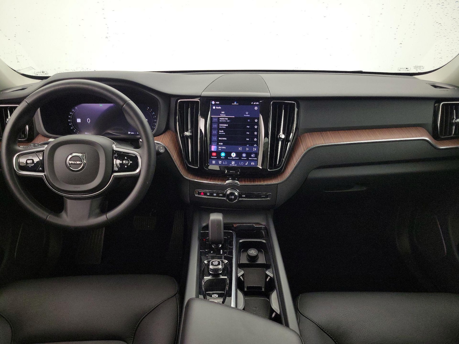 2024 Volvo XC60 Plus - Photo 10