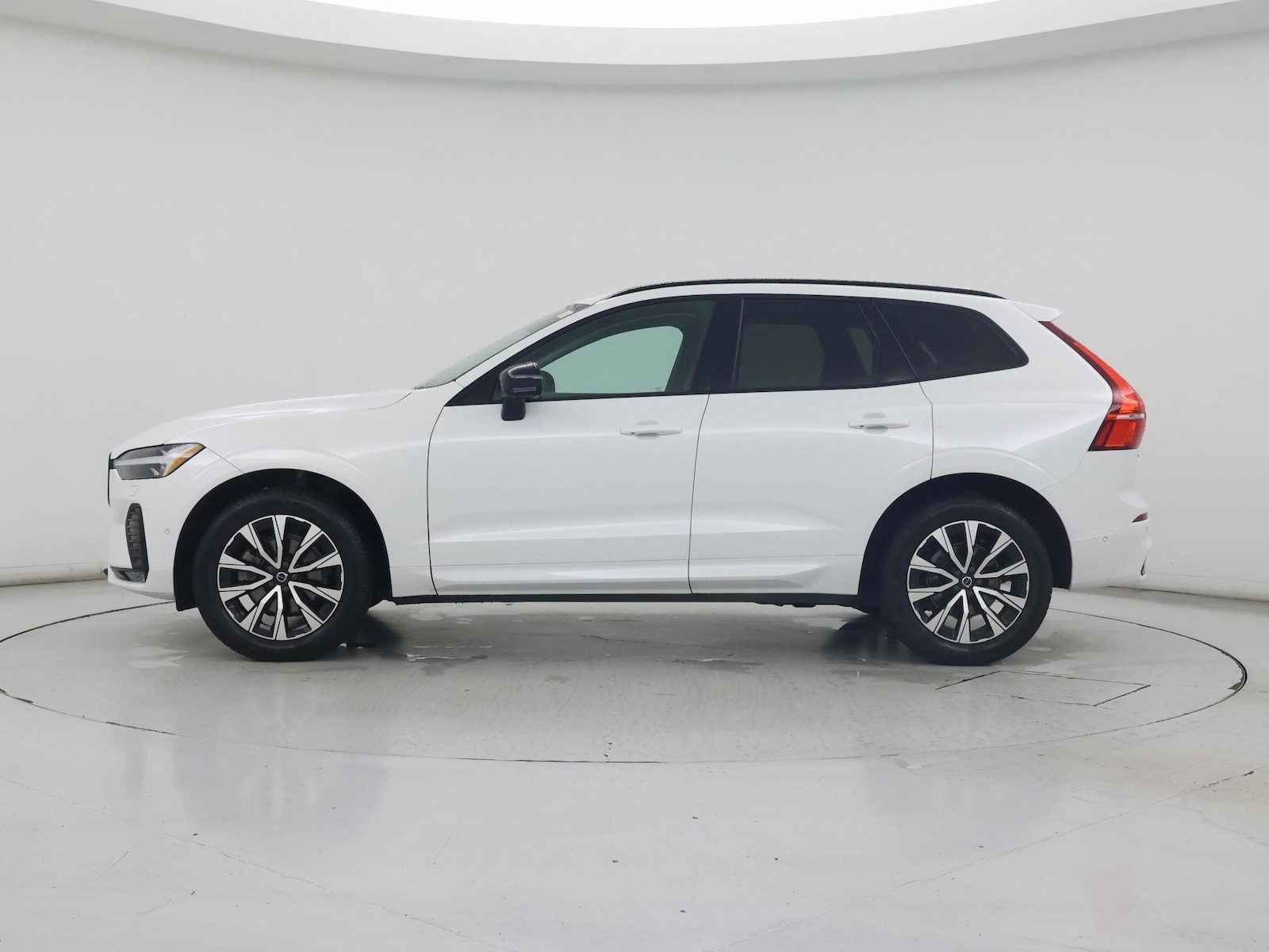 2024 Volvo XC60 Plus - Photo 4