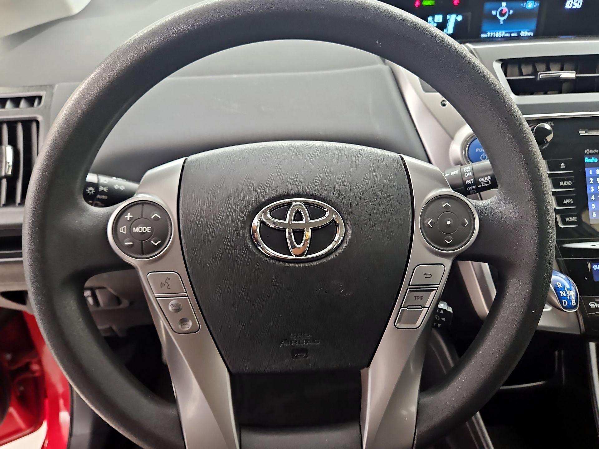 Thumbnail: 2015 Toyota Prius v - 10