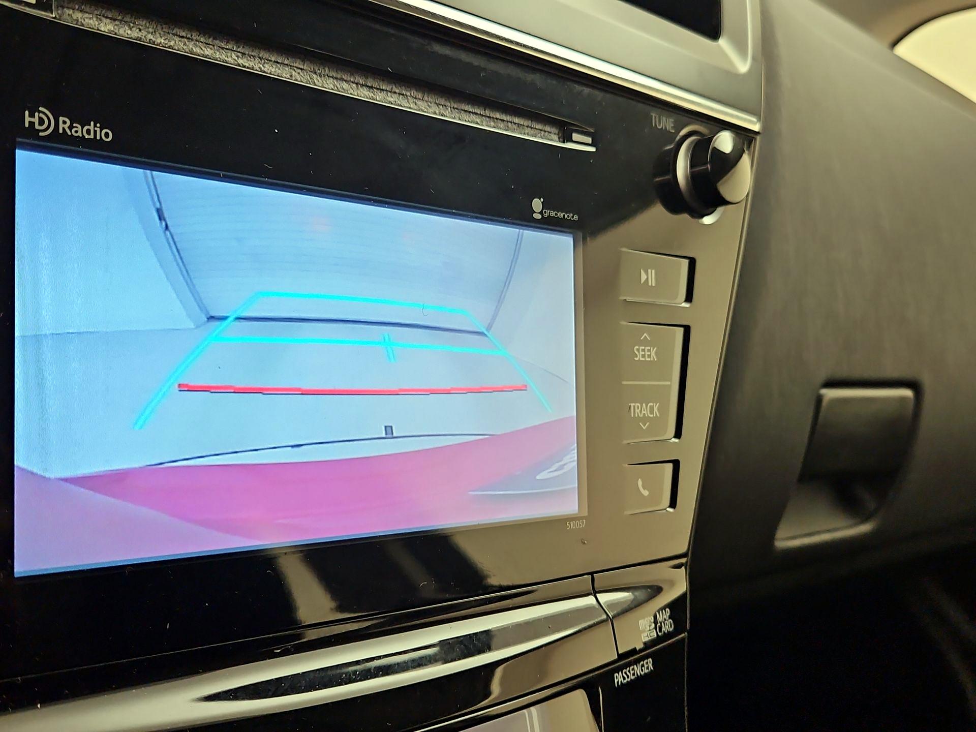 Thumbnail: 2015 Toyota Prius v - 15