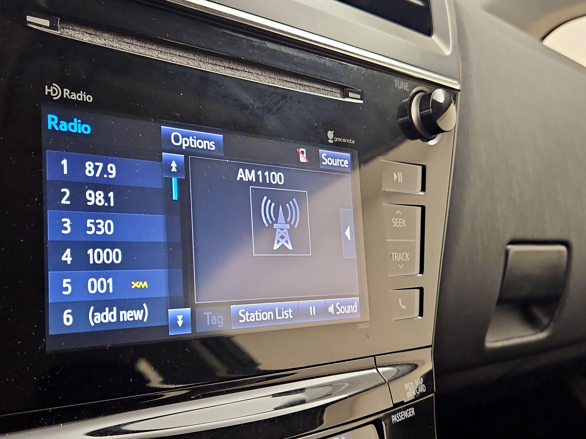 Thumbnail: 2015 Toyota Prius v - 16