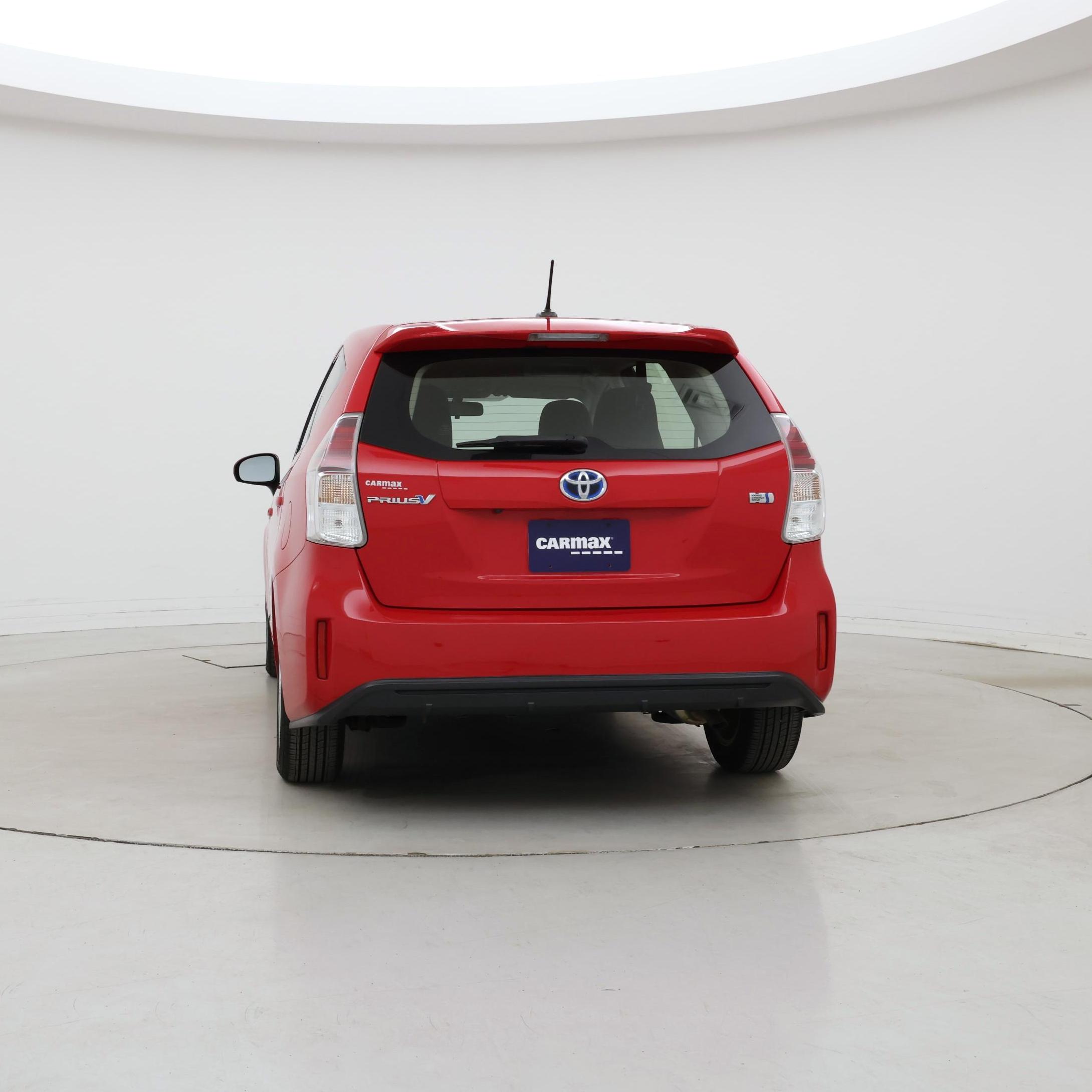 Thumbnail: 2015 Toyota Prius v - 6