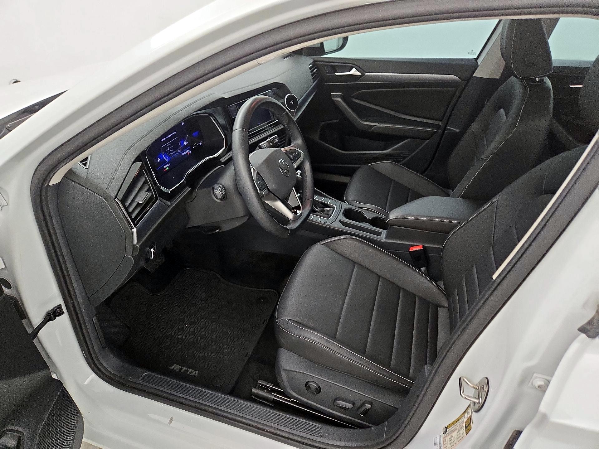 Thumbnail: 2023 Volkswagen Jetta - 11