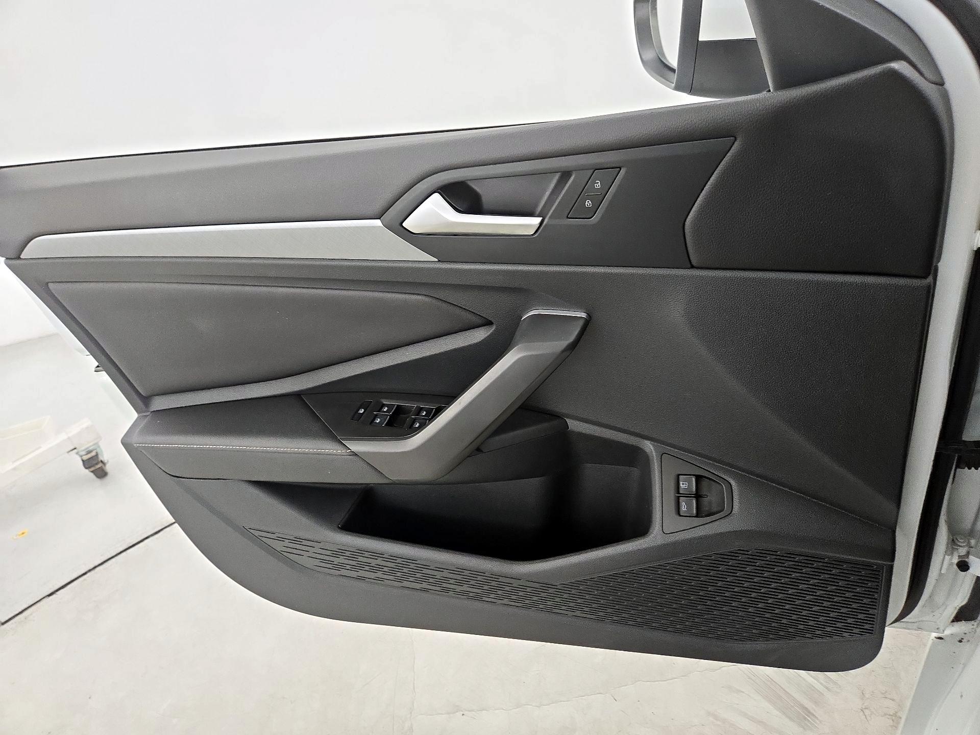 Thumbnail: 2023 Volkswagen Jetta - 12