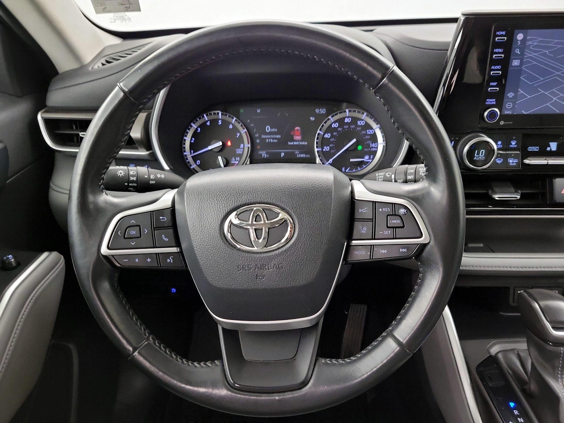 Thumbnail: 2022 Toyota Highlander - 10