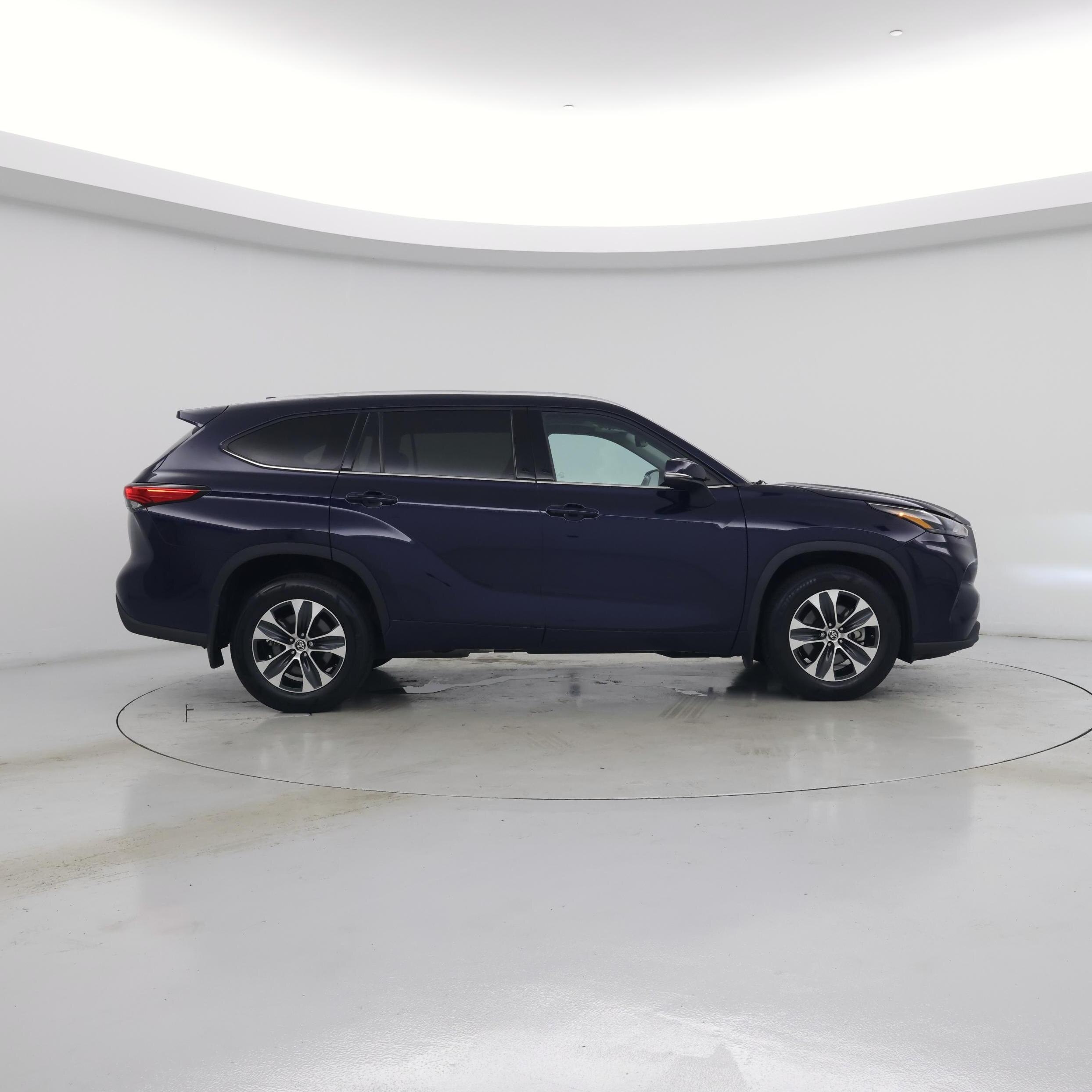 Thumbnail: 2022 Toyota Highlander - 7