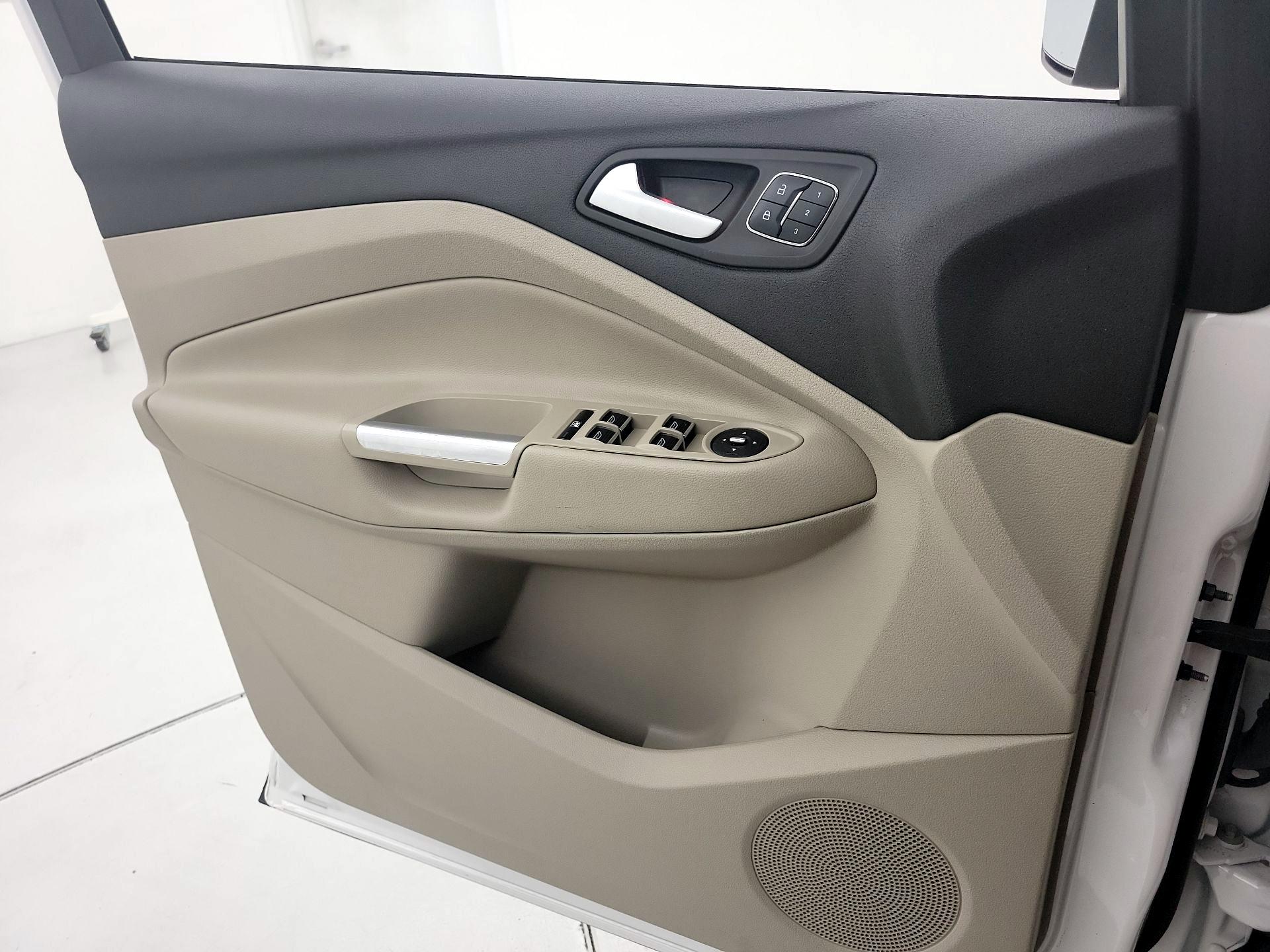 Thumbnail: 2015 Ford Escape - 12