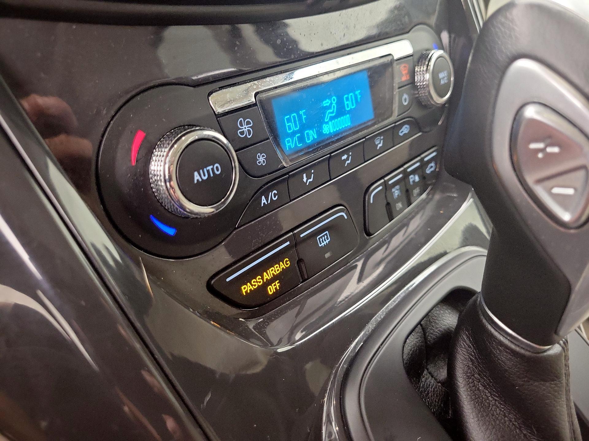 Thumbnail: 2015 Ford Escape - 16