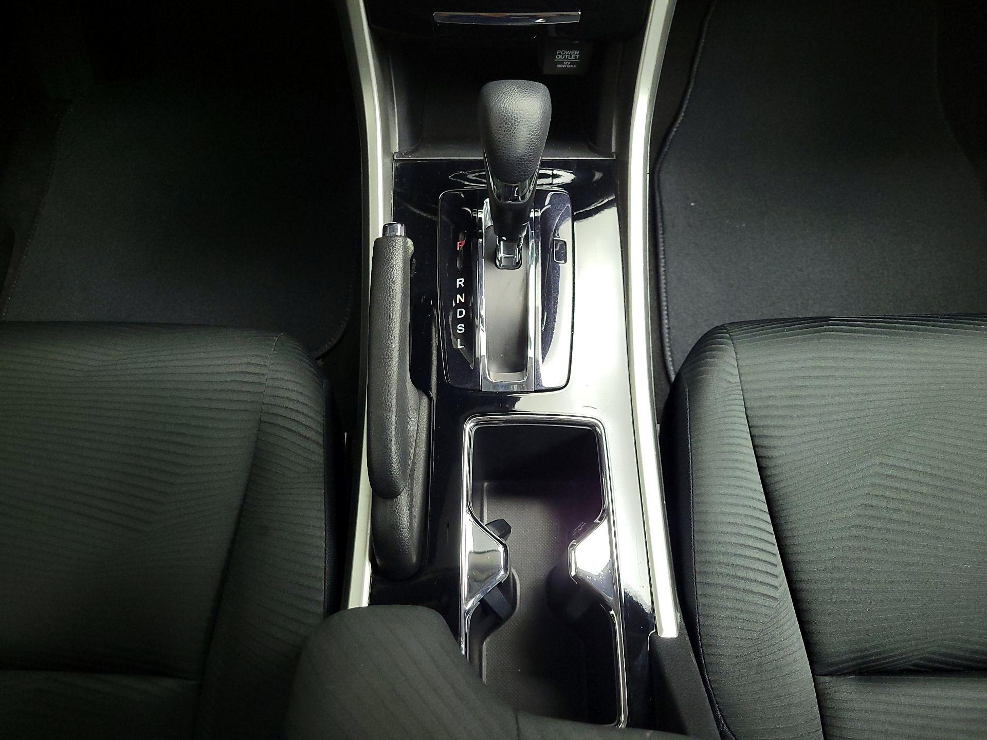 Thumbnail: 2016 Honda Accord - 17