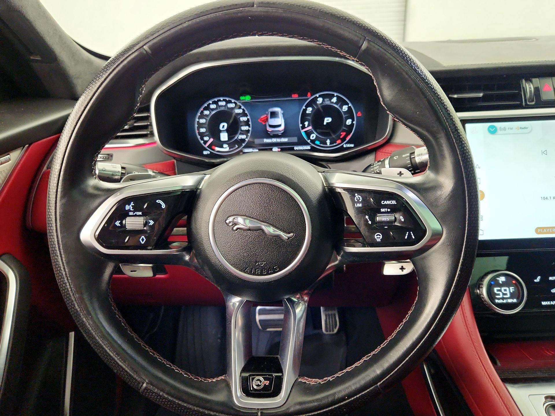 Thumbnail: 2022 Jaguar F-Pace - 10