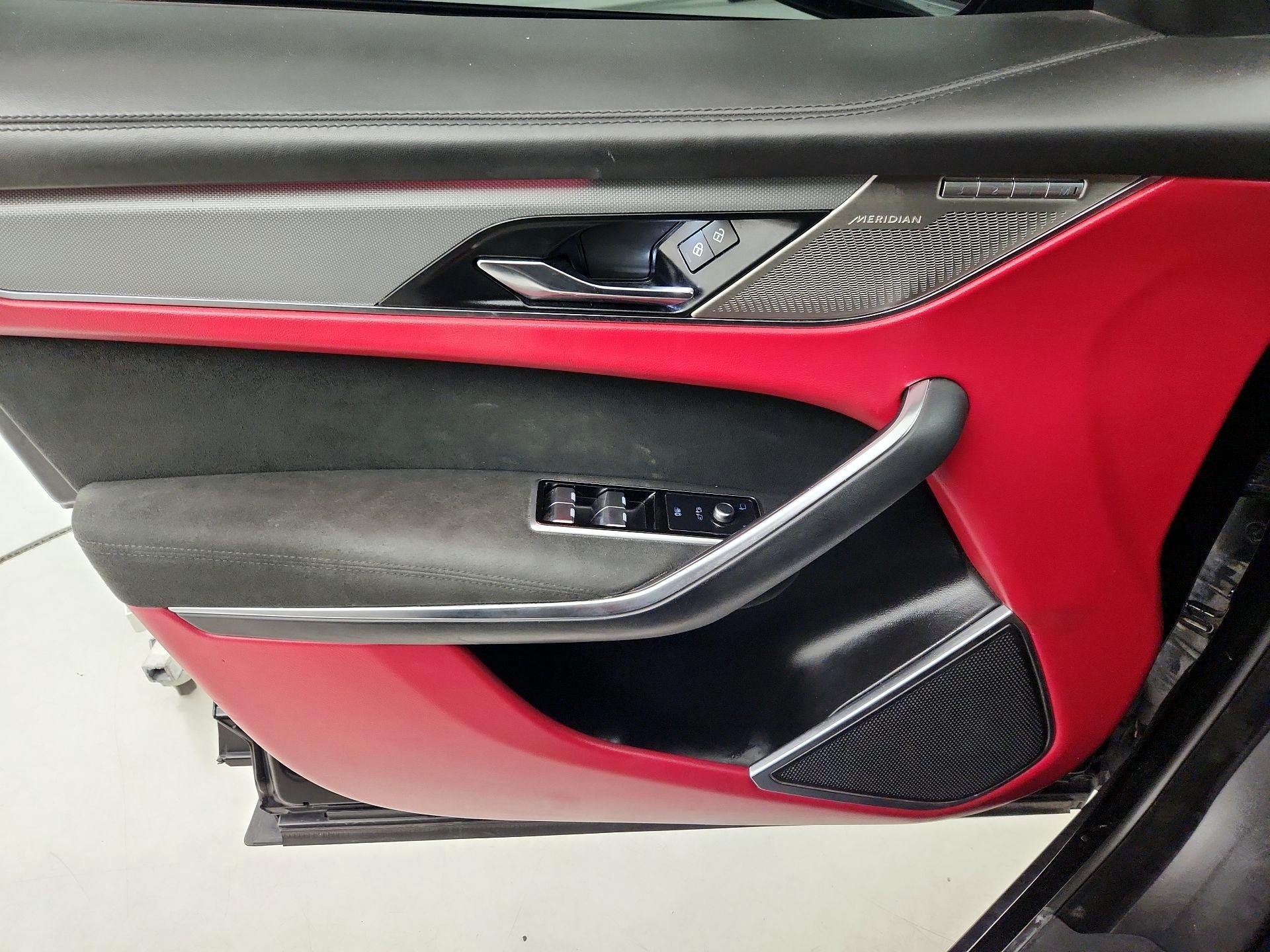 Thumbnail: 2022 Jaguar F-Pace - 12
