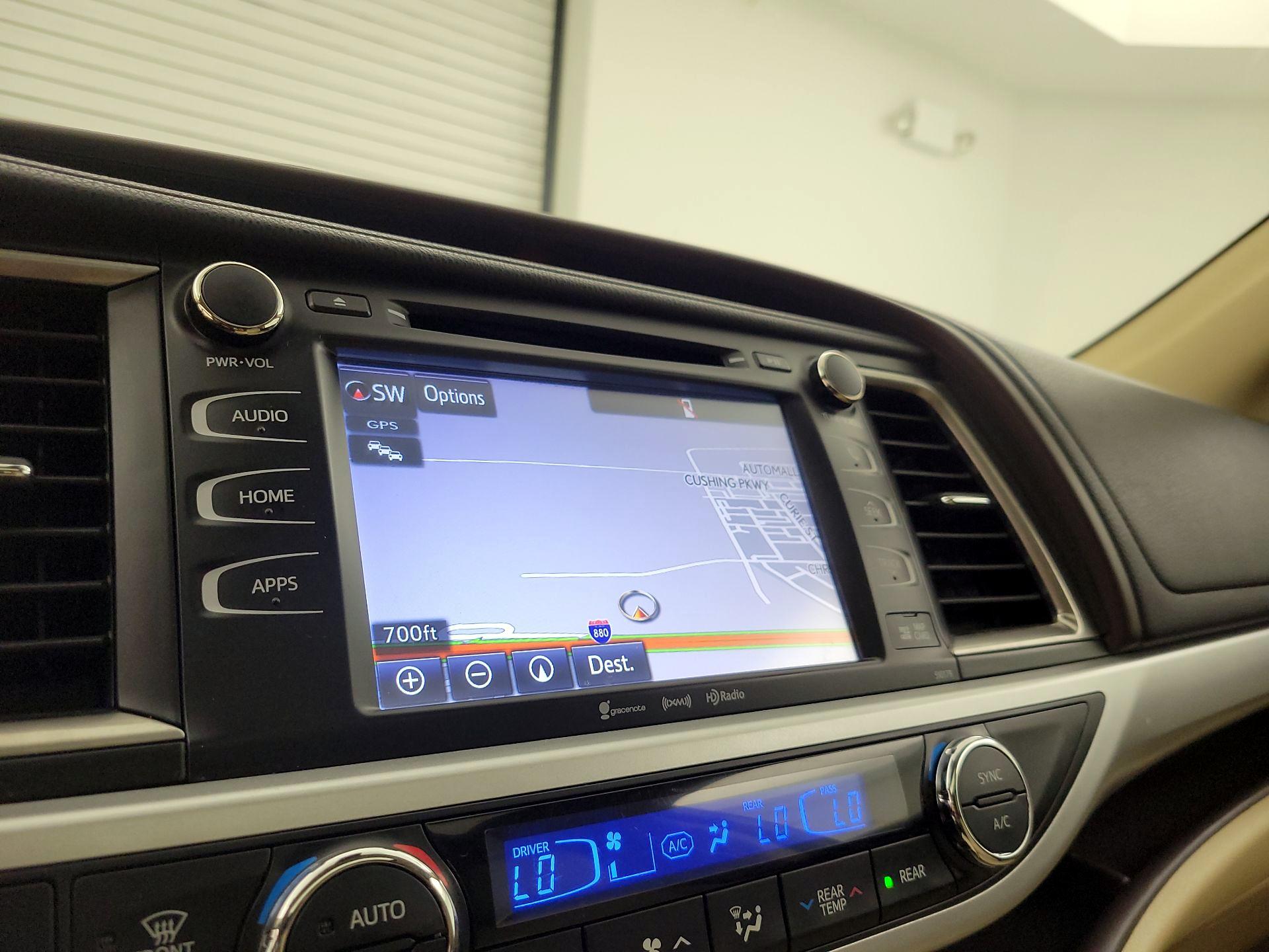 Thumbnail: 2018 Toyota Highlander - 14
