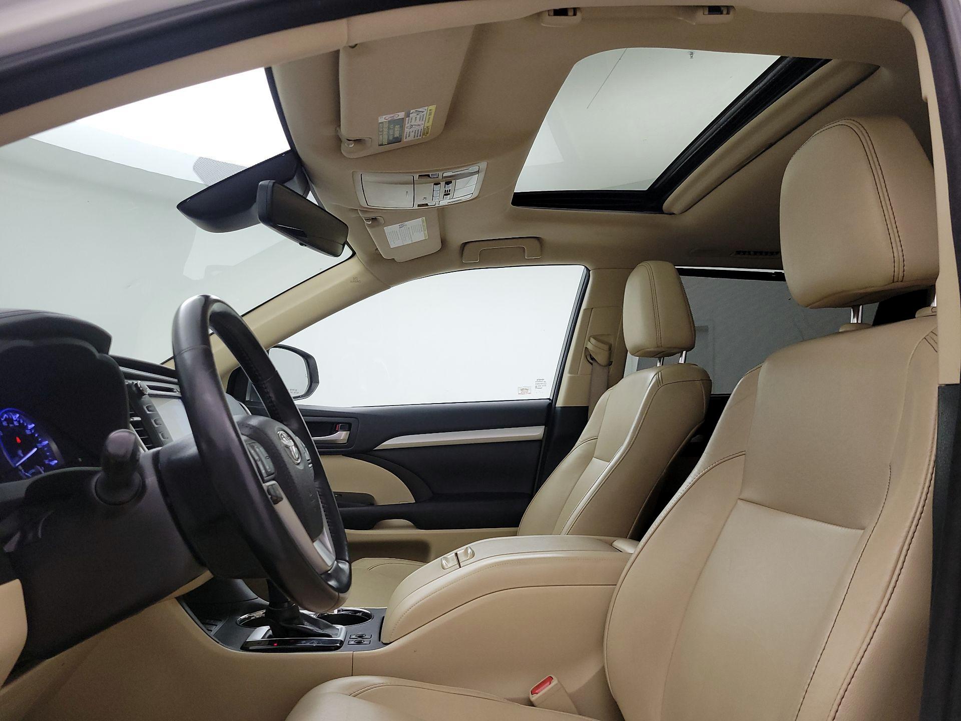 Thumbnail: 2018 Toyota Highlander - 20