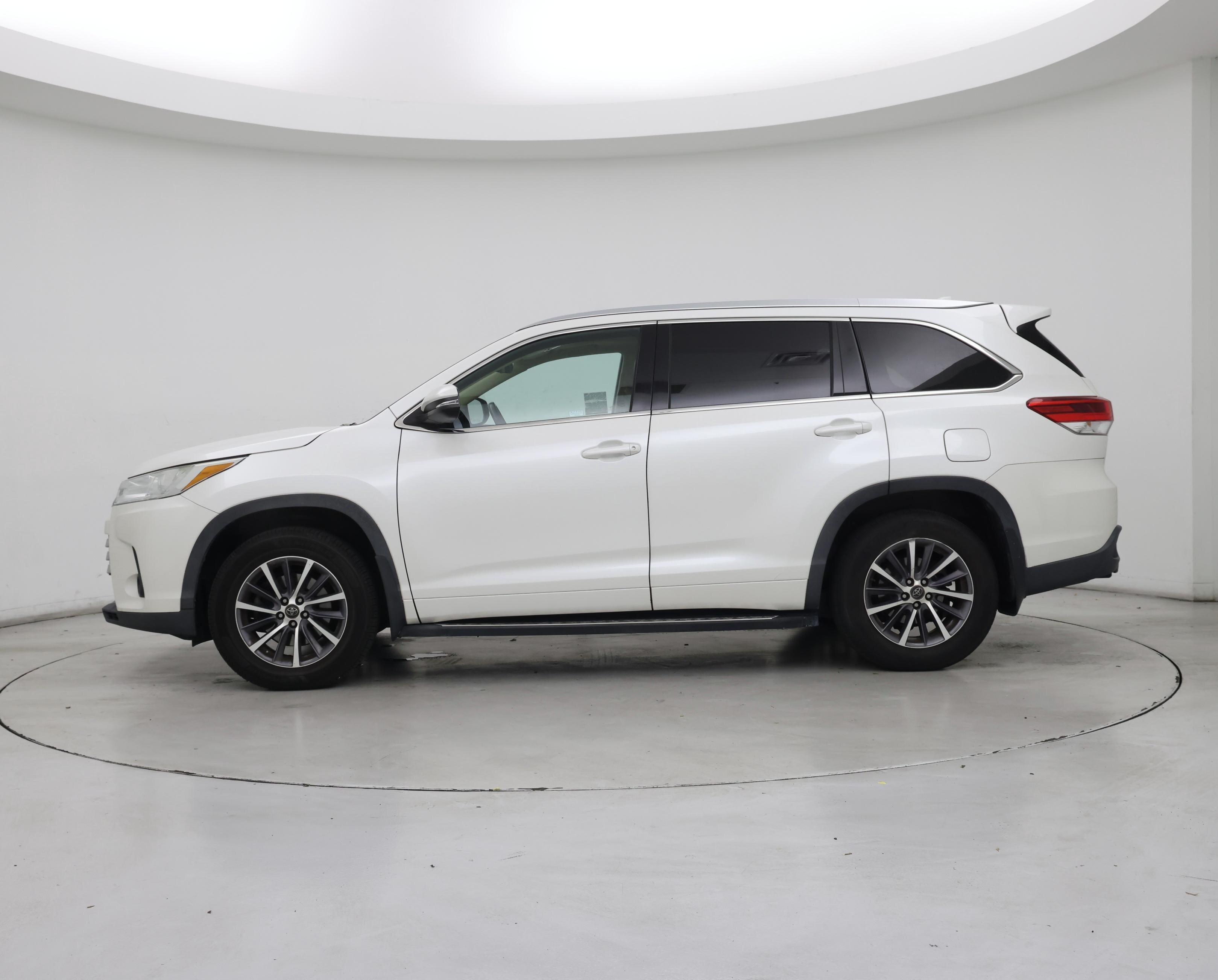 Thumbnail: 2018 Toyota Highlander - 3