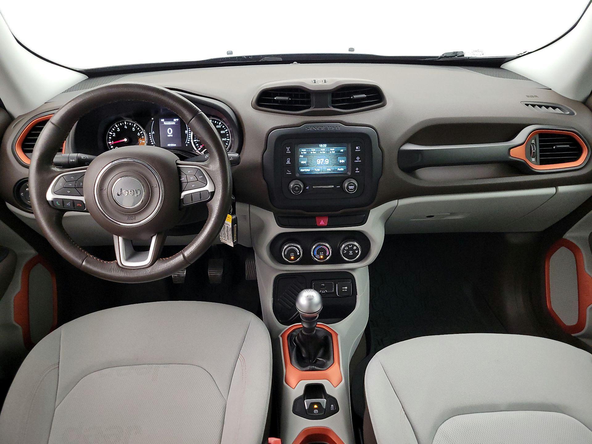 Thumbnail: 2015 Jeep Renegade - 9