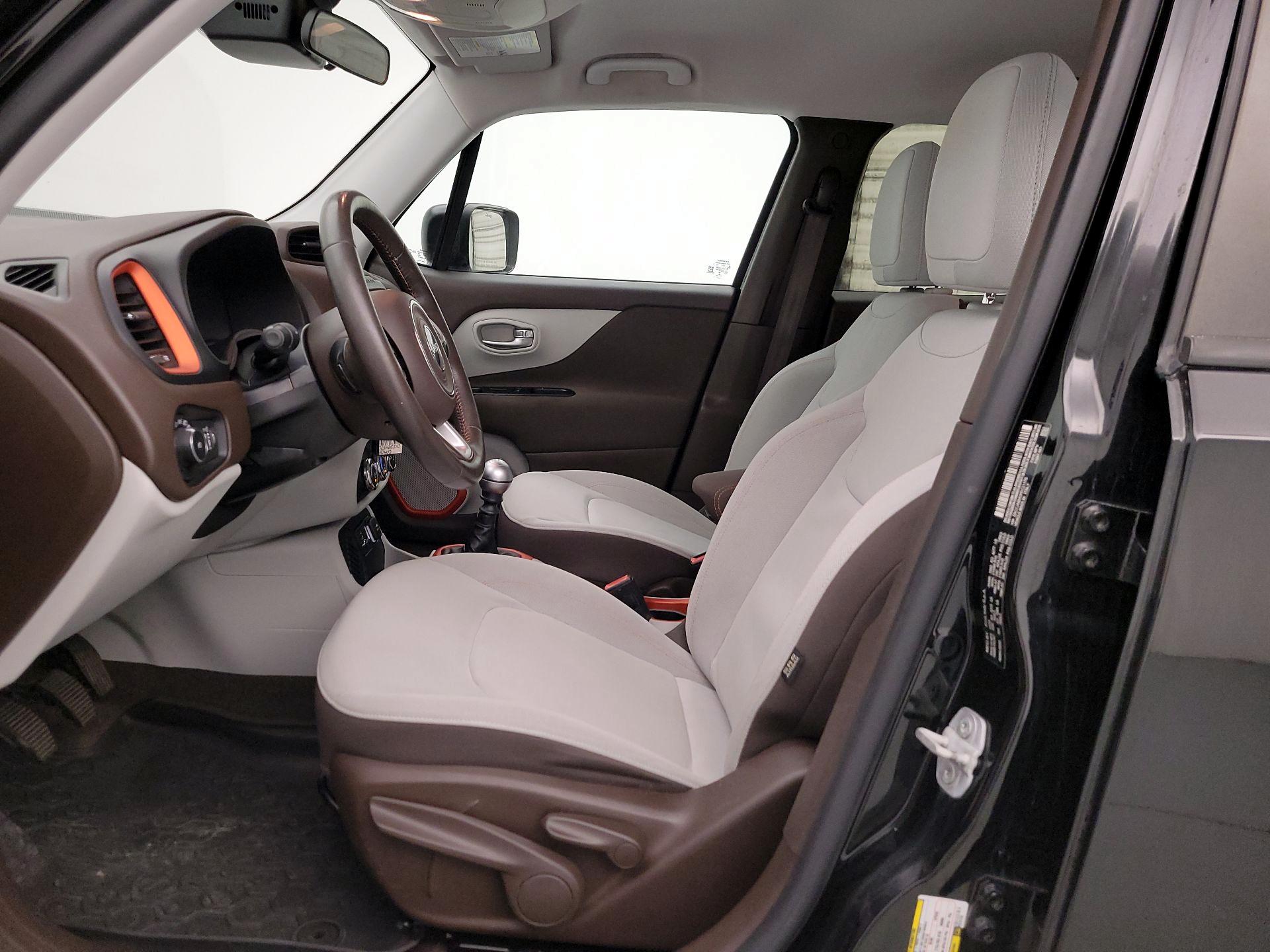 Thumbnail: 2015 Jeep Renegade - 11