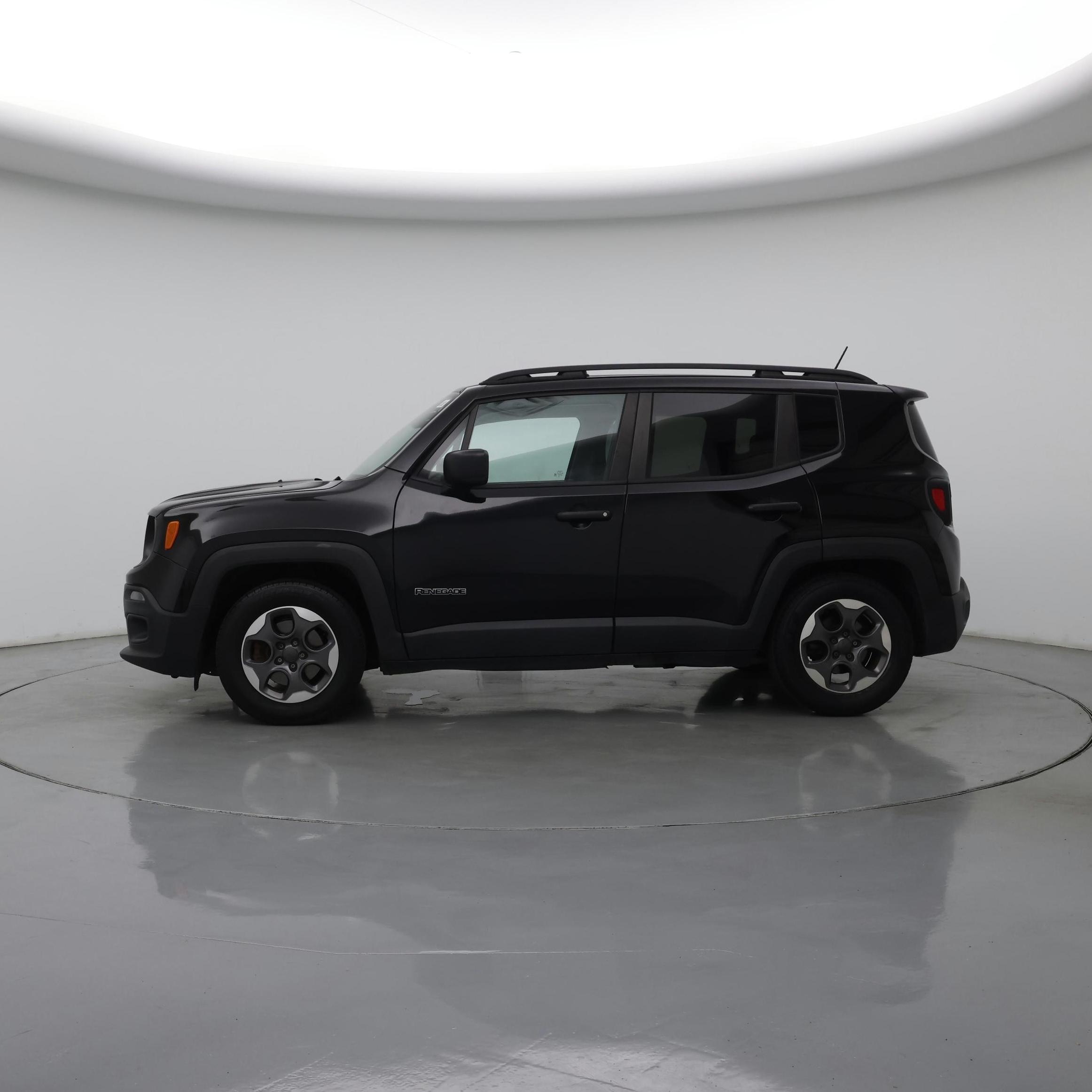 Thumbnail: 2015 Jeep Renegade - 3