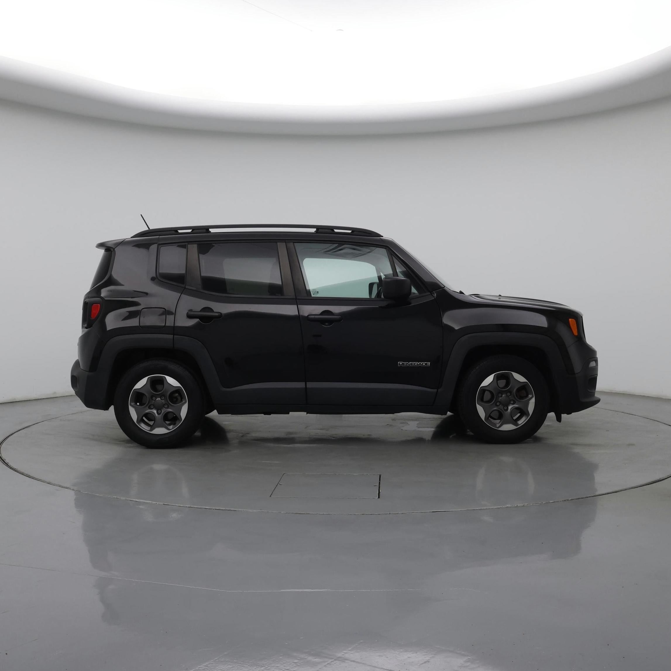 Thumbnail: 2015 Jeep Renegade - 7