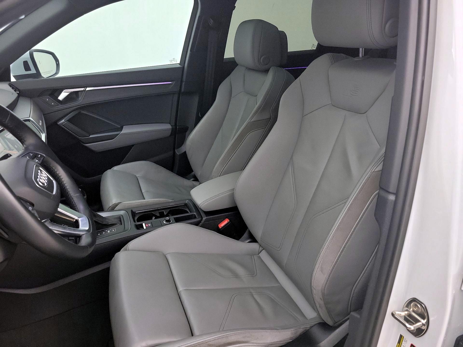 Thumbnail: 2020 Audi Q3 - 11
