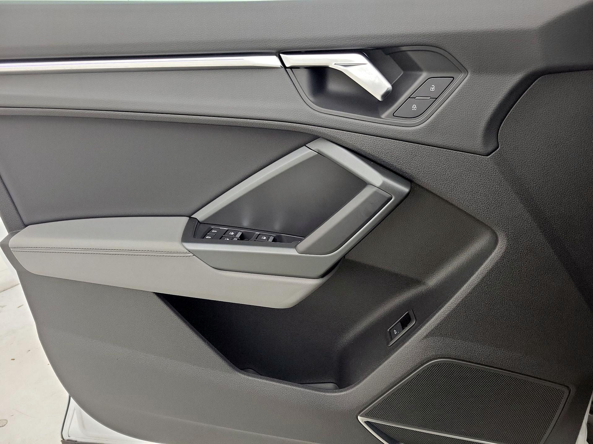 Thumbnail: 2020 Audi Q3 - 12