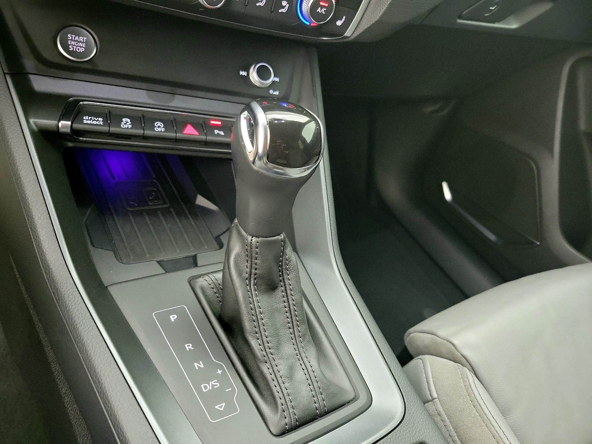 Thumbnail: 2020 Audi Q3 - 17