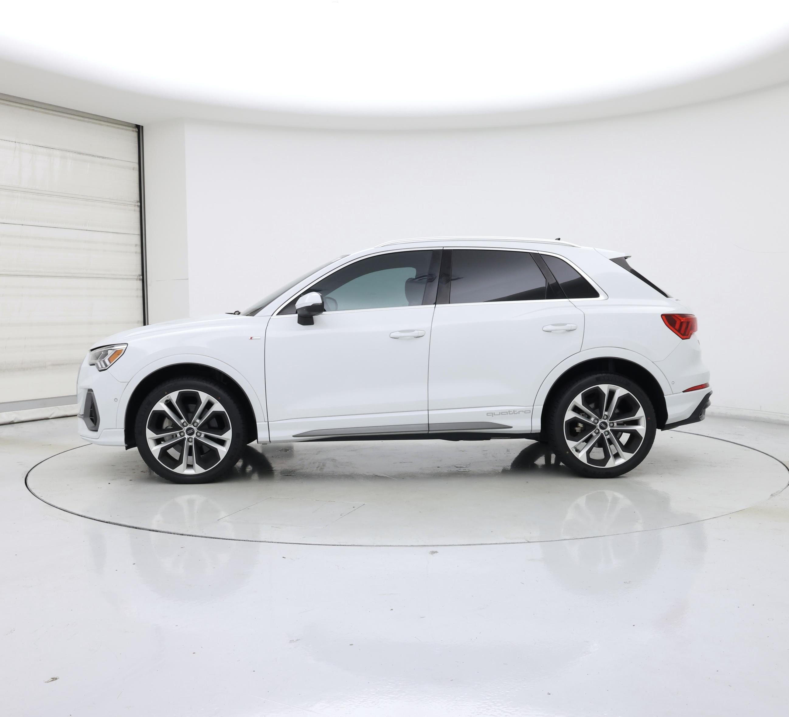 Thumbnail: 2020 Audi Q3 - 3